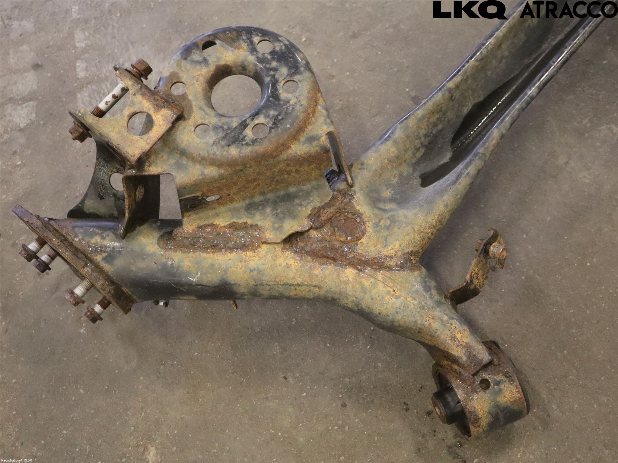 Toyota COROLLA 08-12 Bakaksel Feste Travers-Ramme