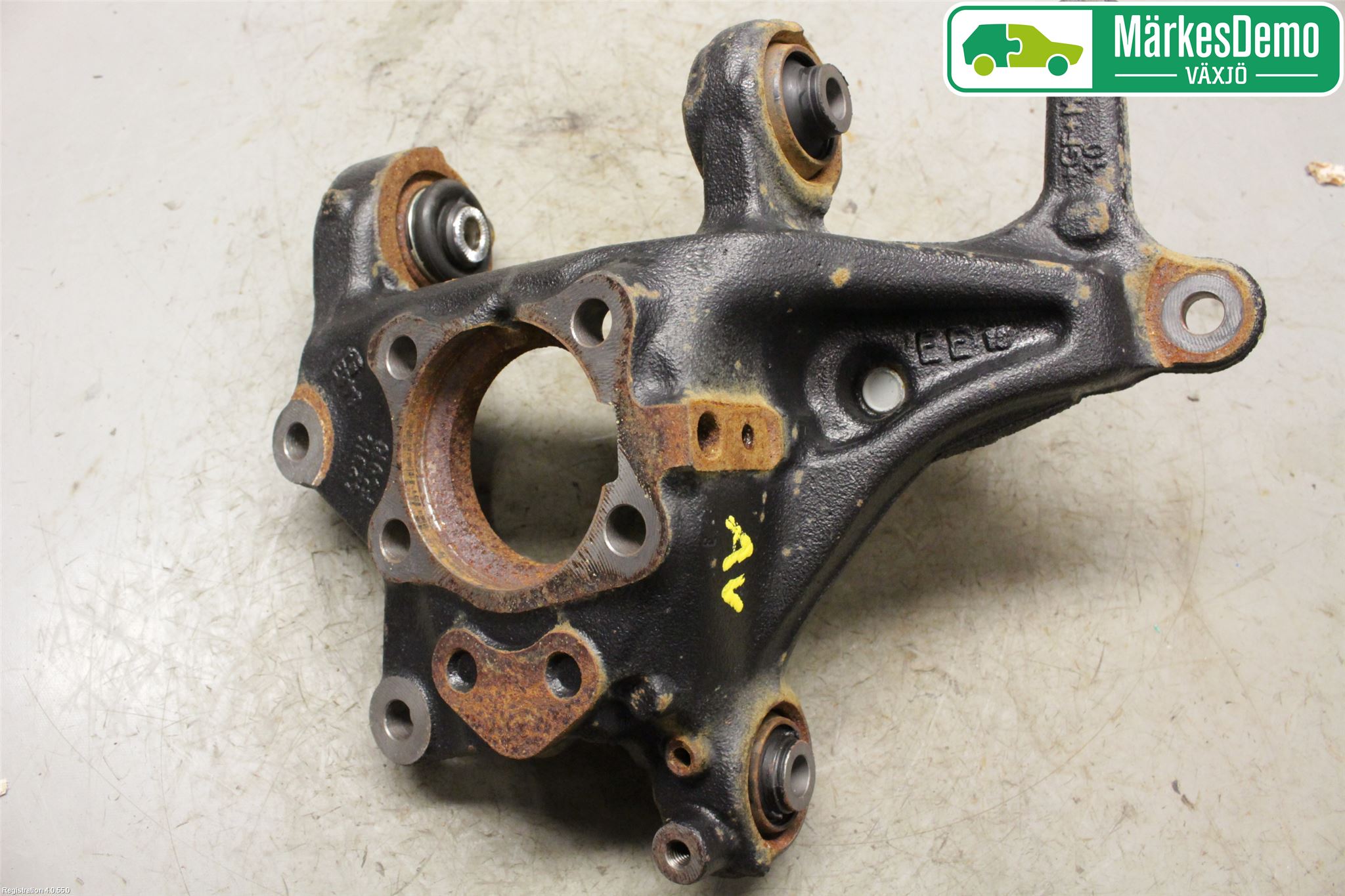 Toyota C-HR 16-23 Spindel Vb