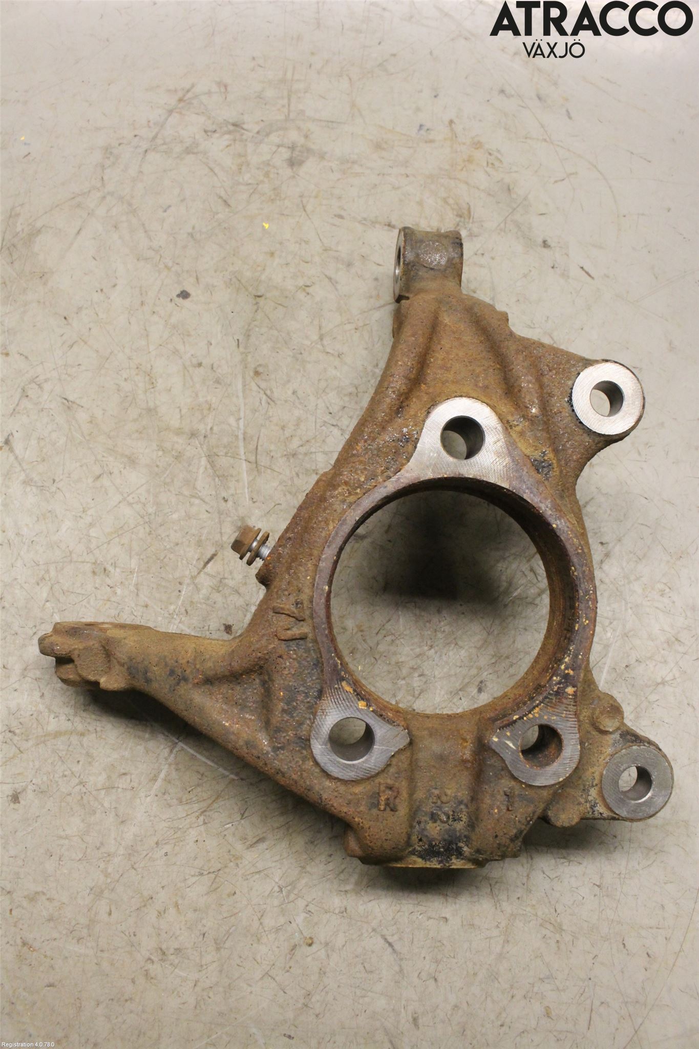 Toyota PRIUS (ZVW50) 16-21 Spindel Hf
