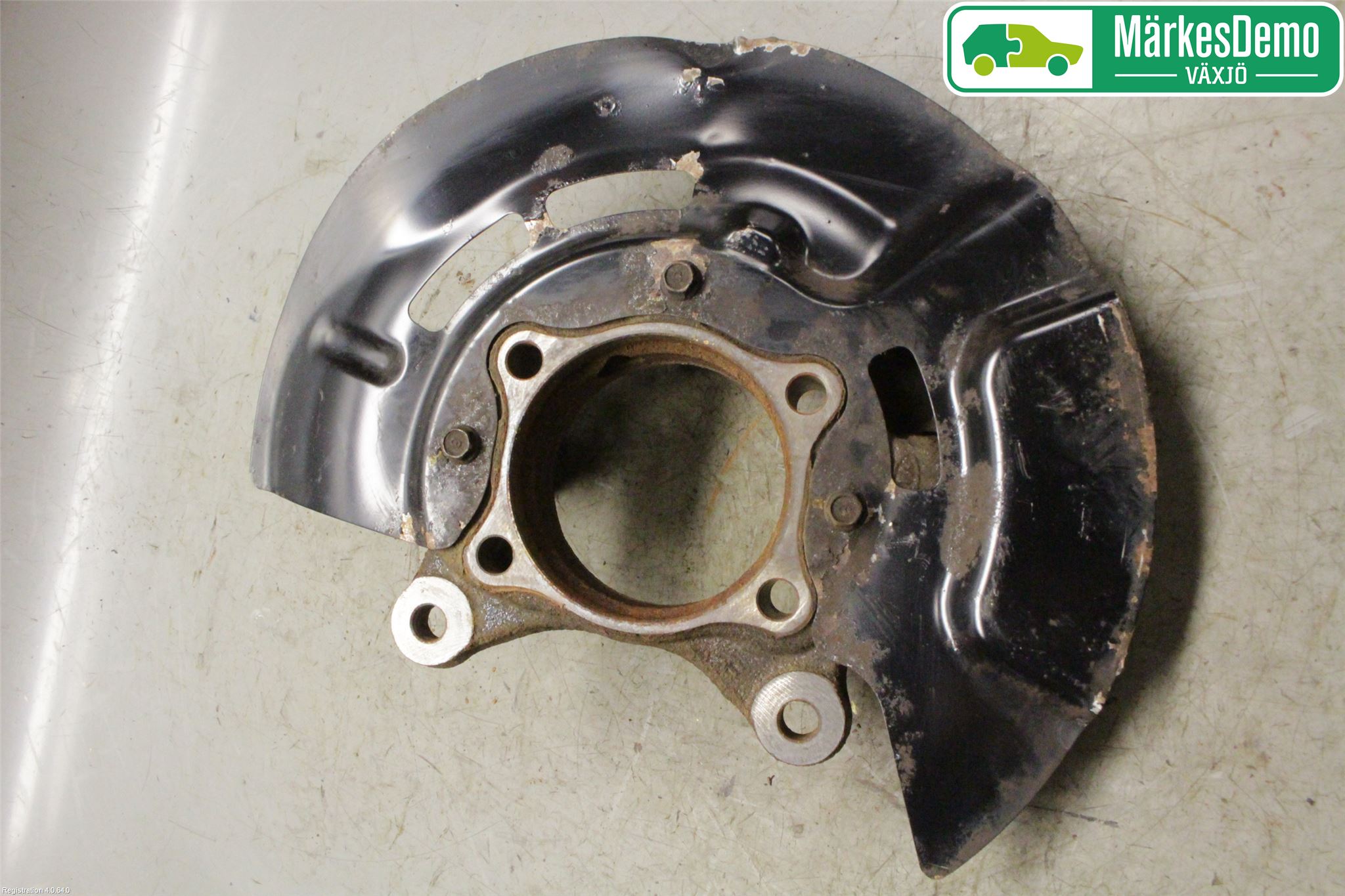 Hyundai TUCSON 05- Spindel Vf