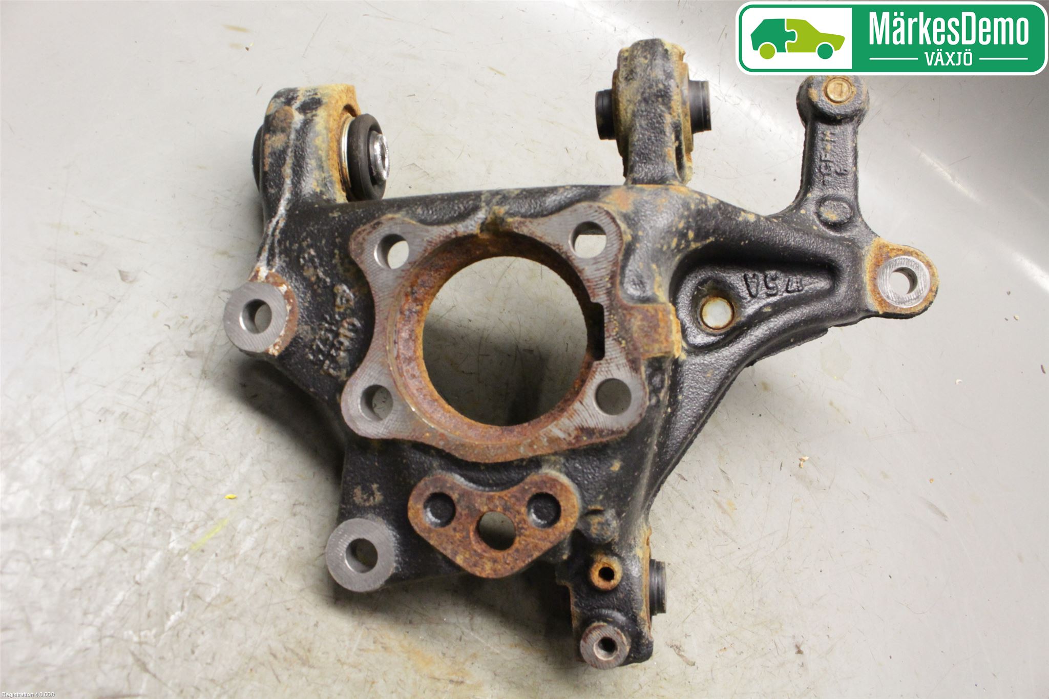 Toyota C-HR 16-23 Spindel Vb