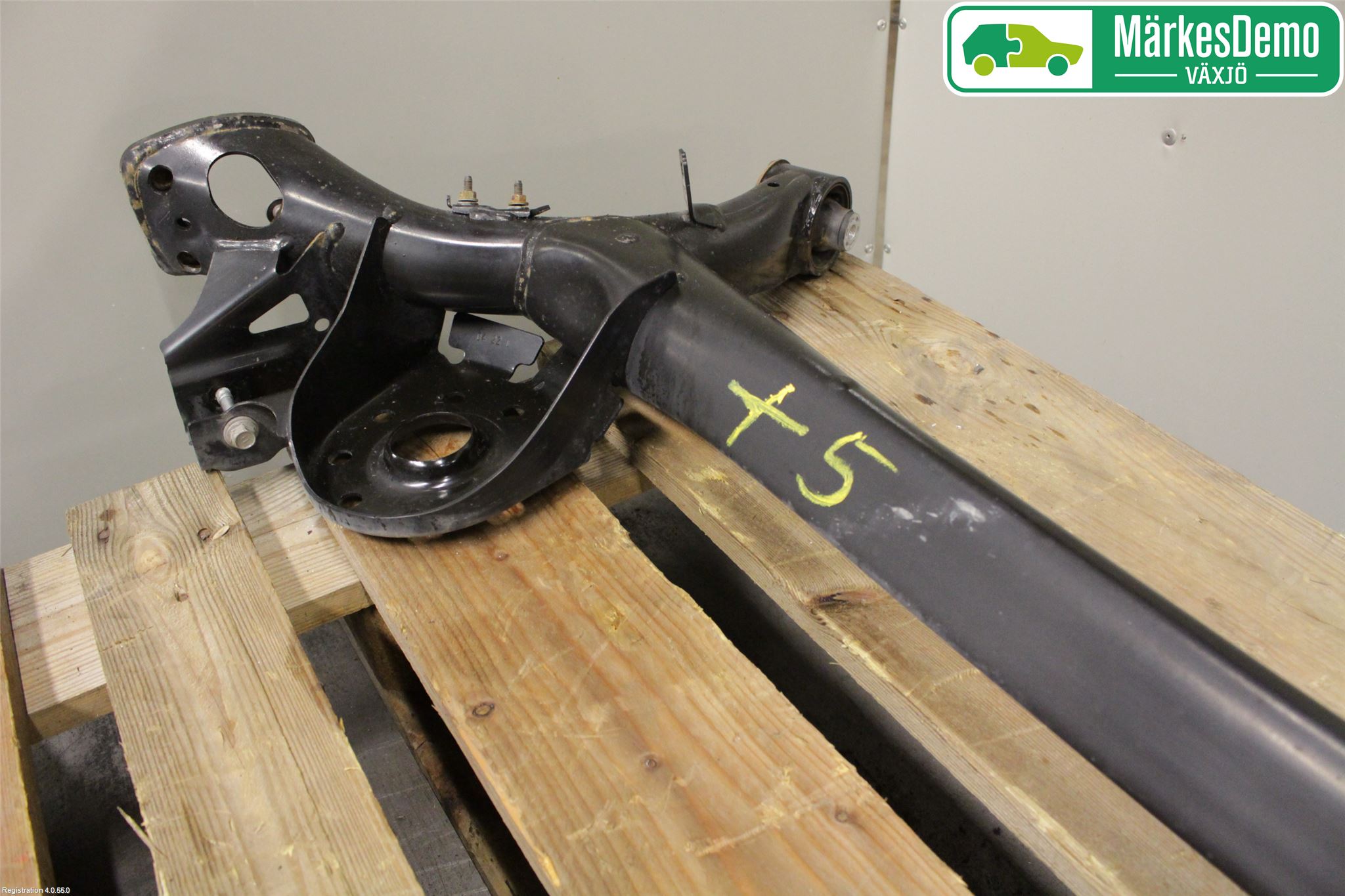 Toyota YARIS XP130 15-20 Bakaksel Feste Travers-Ramme