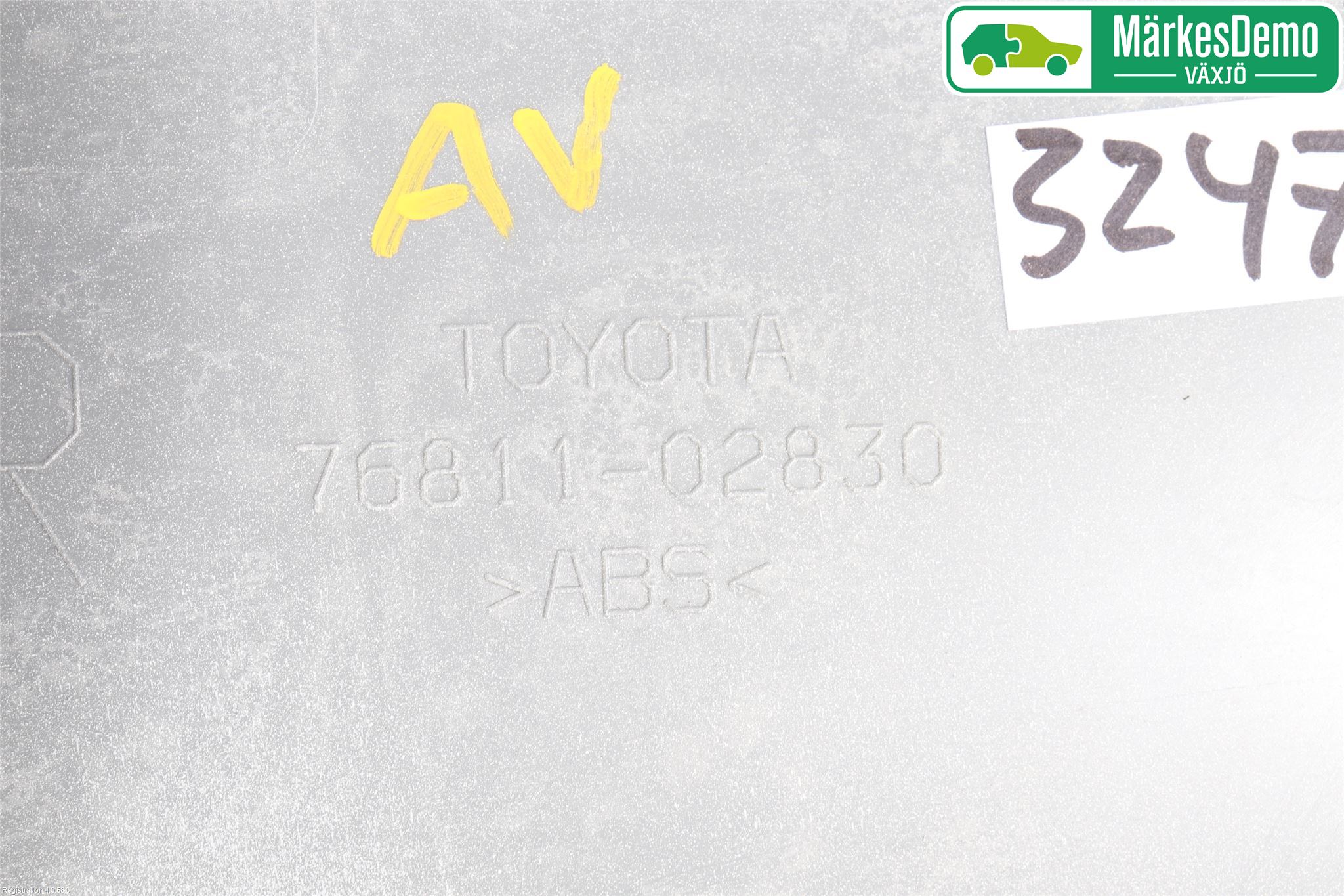 Toyota AURIS 13-19 Refleksplate - Skiltplate