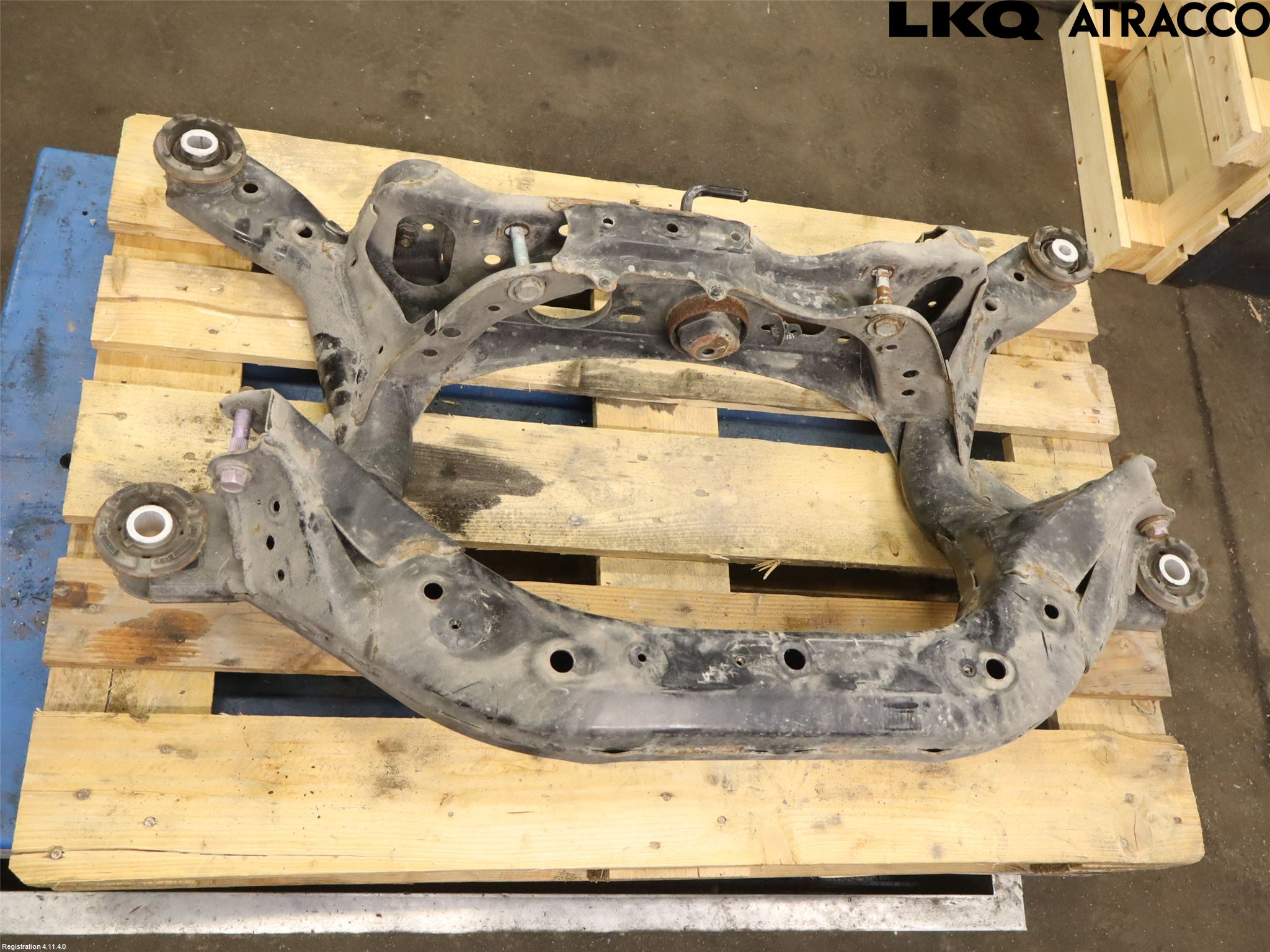 Toyota RAV4 19- Bakaksel Feste Travers-Ramme