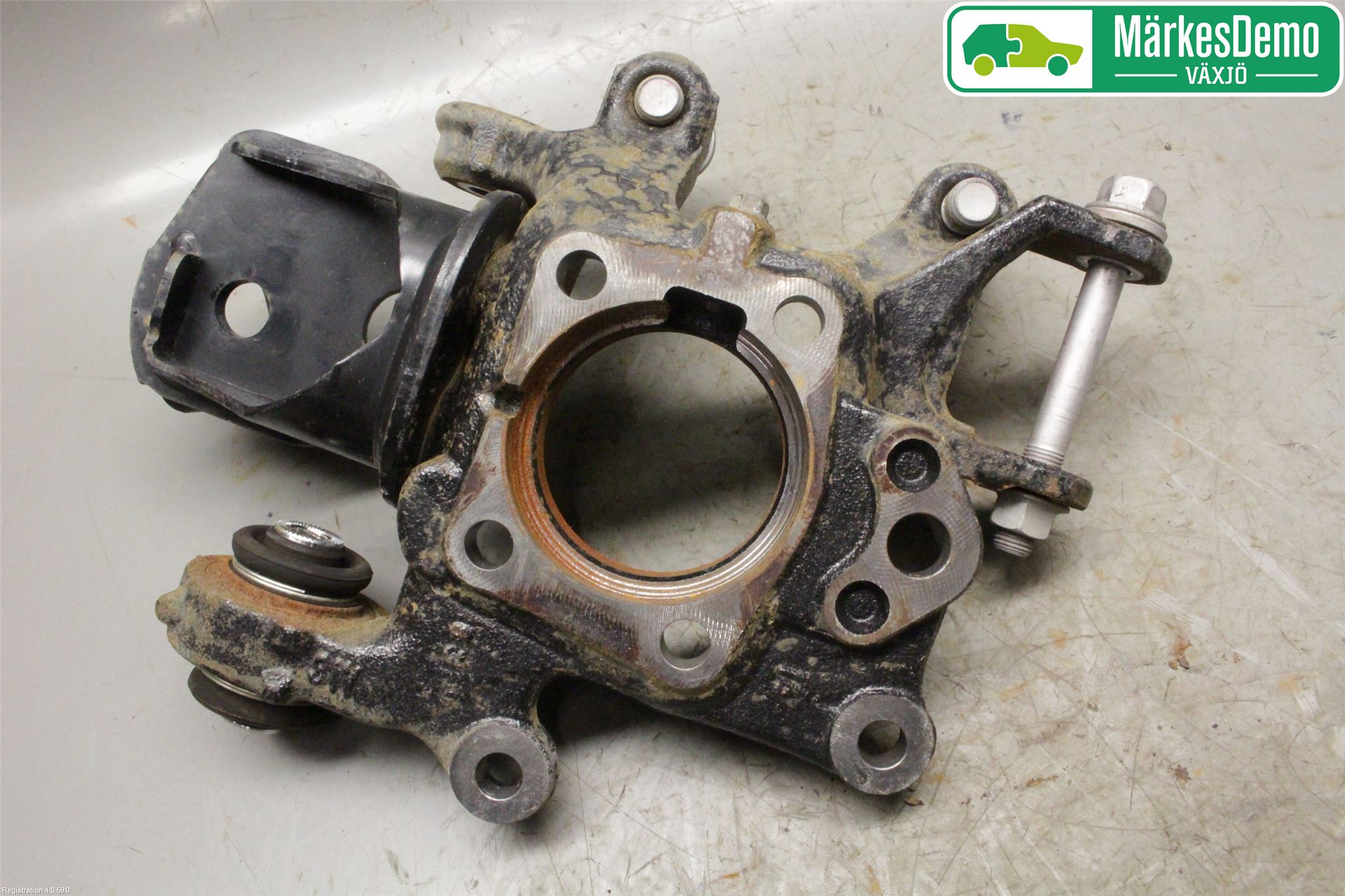 Toyota RAV4 13-18 Spindel Vb