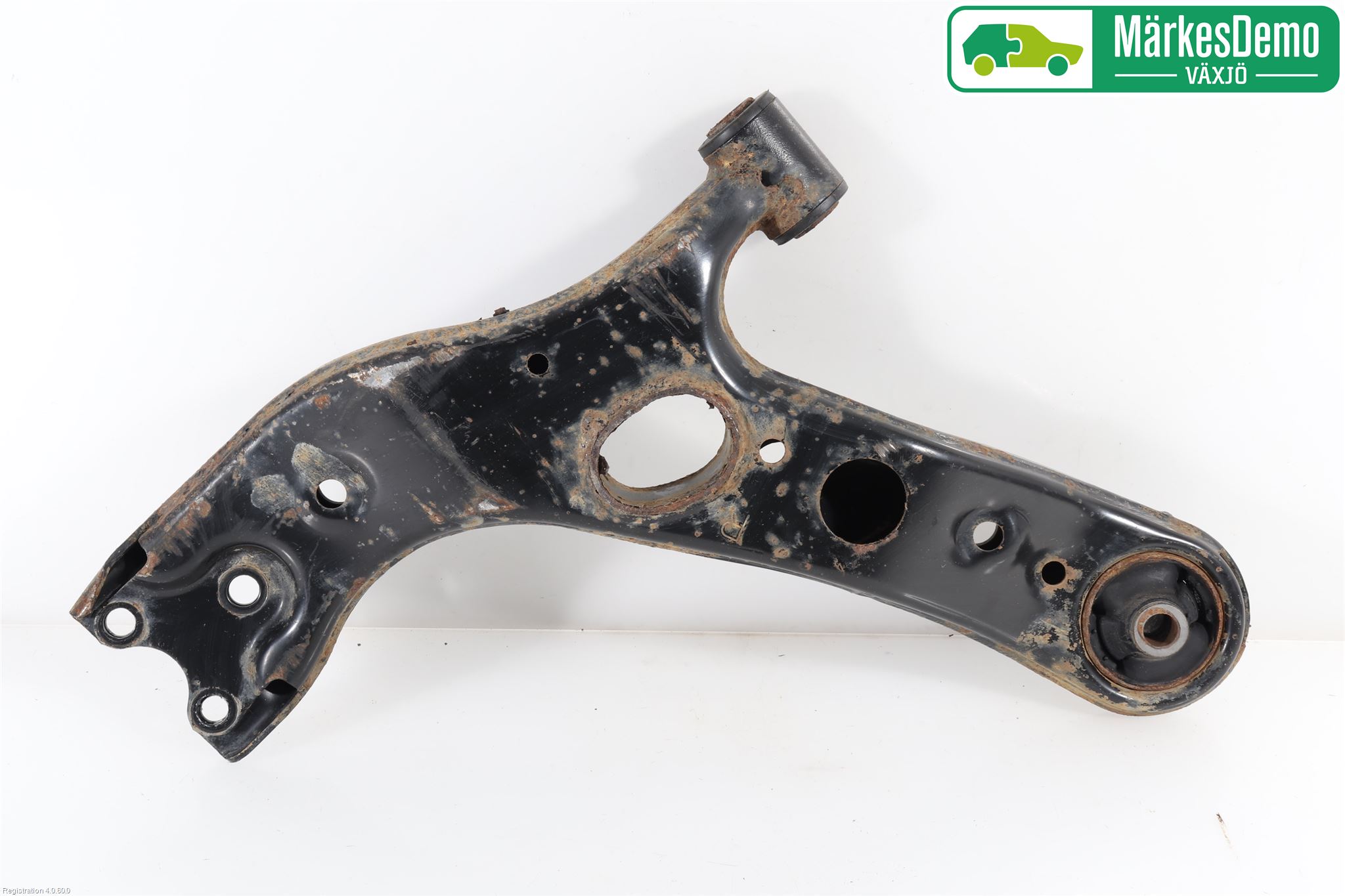 Toyota RAV4 13-18 Bærearm Foran Høyre Nedre