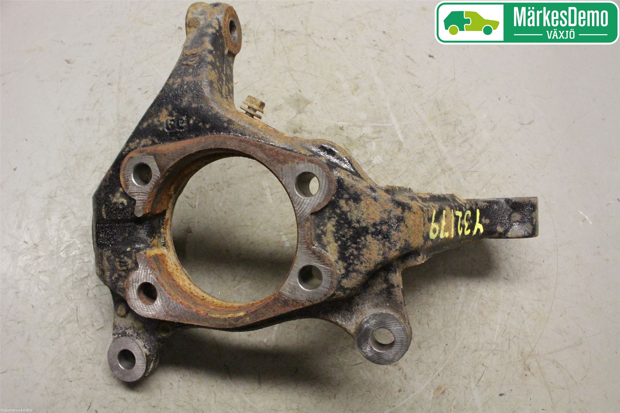 Toyota RAV4 13-18 Spindel Hf