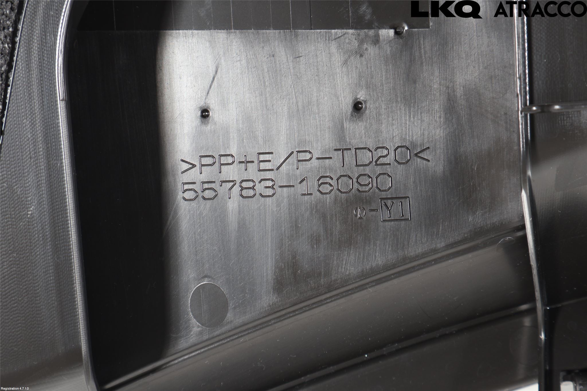 Toyota COROLLA CROSS XG10 22- Visker Deksel-Grill-Under Frr