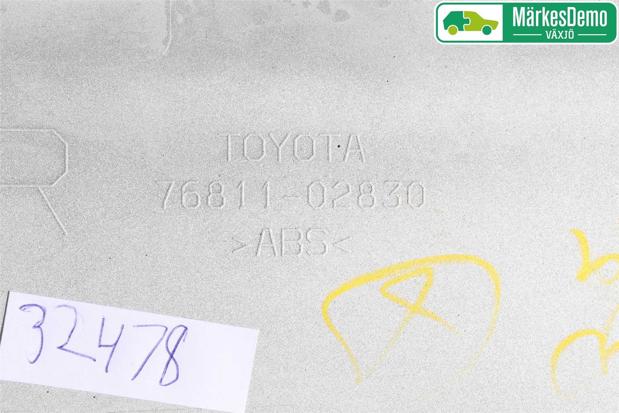 Toyota AURIS 13-19 Refleksplate - Skiltplate