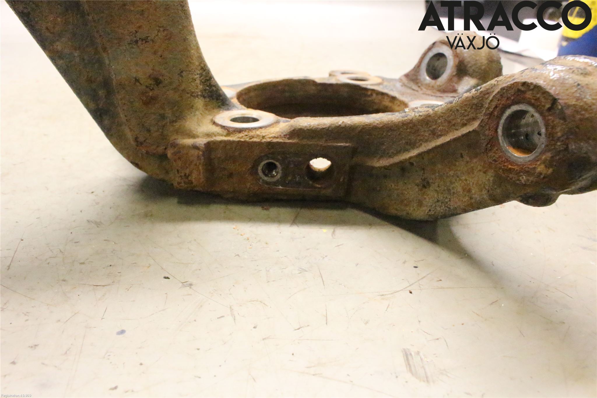 Toyota AURIS 13-19 Spindel Vf