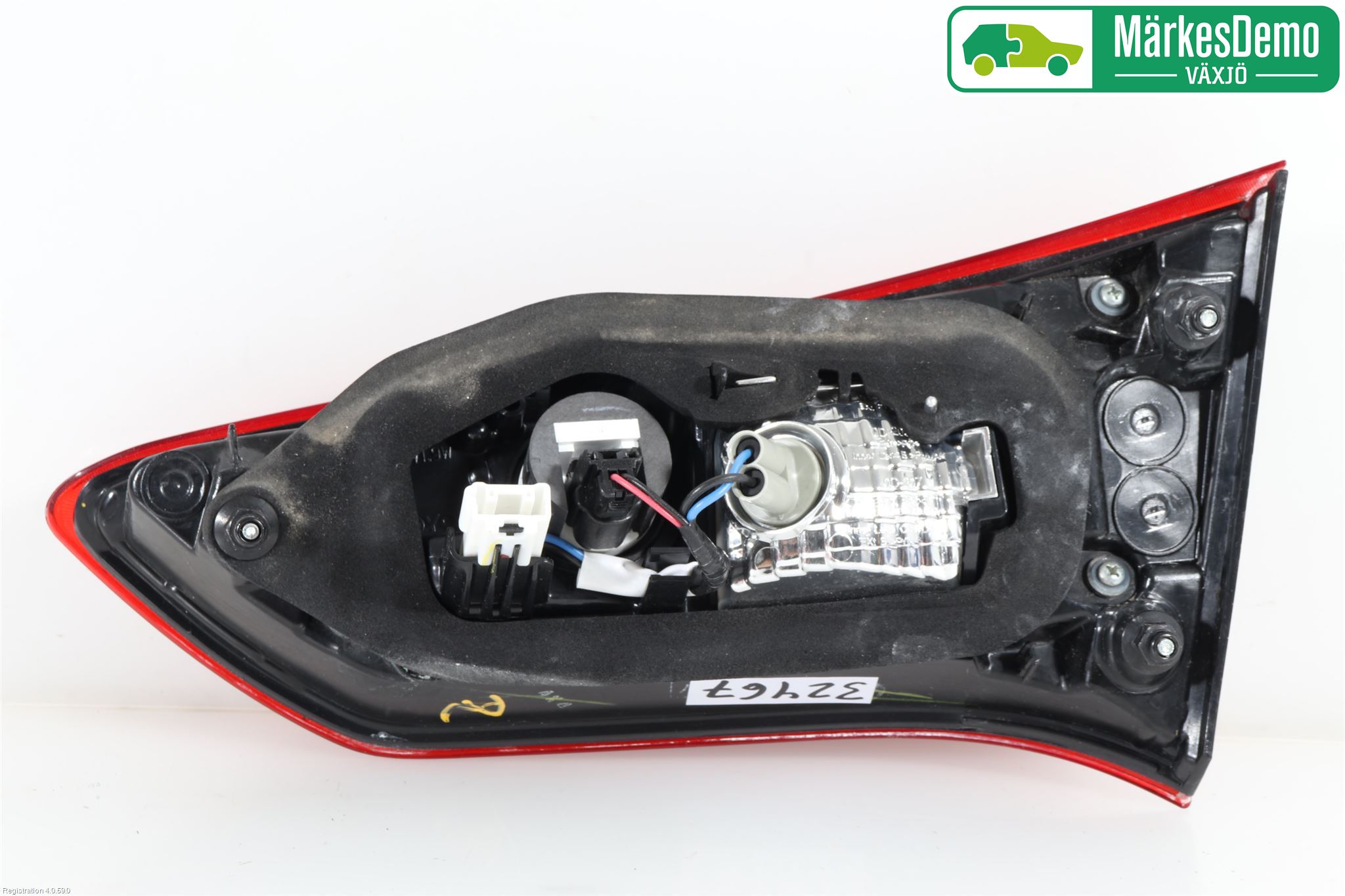 Toyota YARIS XP130 15-20 Baklykt Venstre  På Luke(Indre
