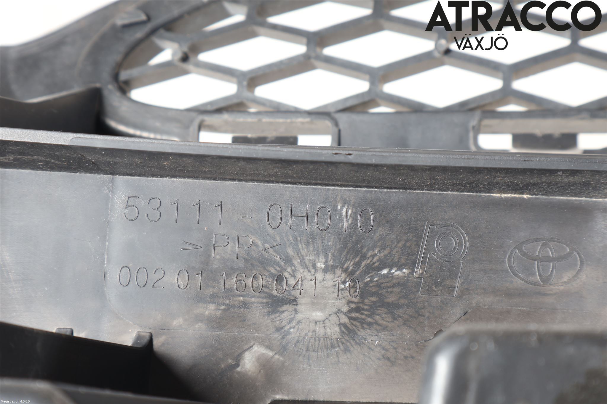 Toyota AYGO 06-14 Grill Komplett