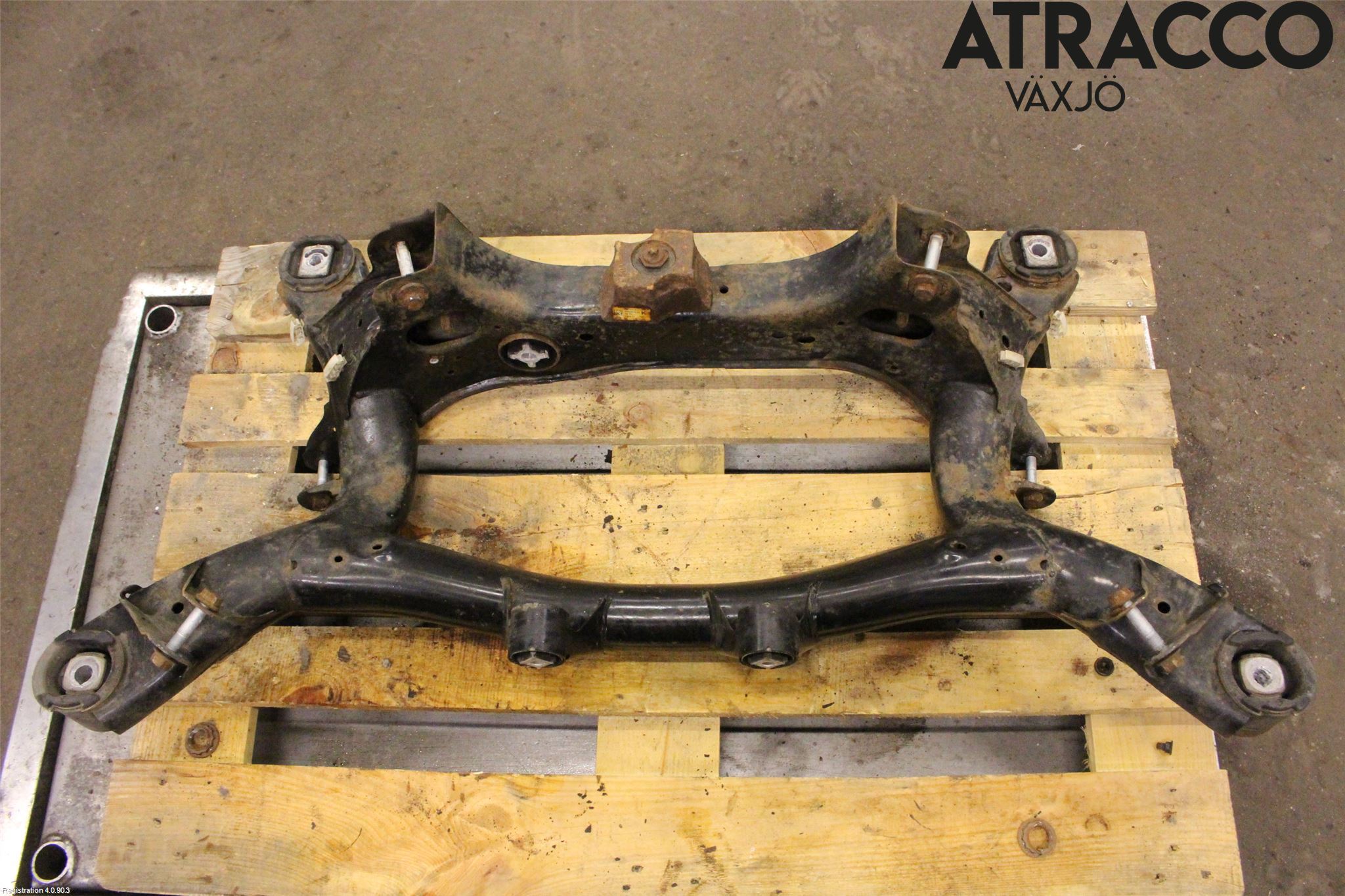 BMW 4 F32/F33/F82/F83 13-20 Bakaksel Feste Travers-Ramme