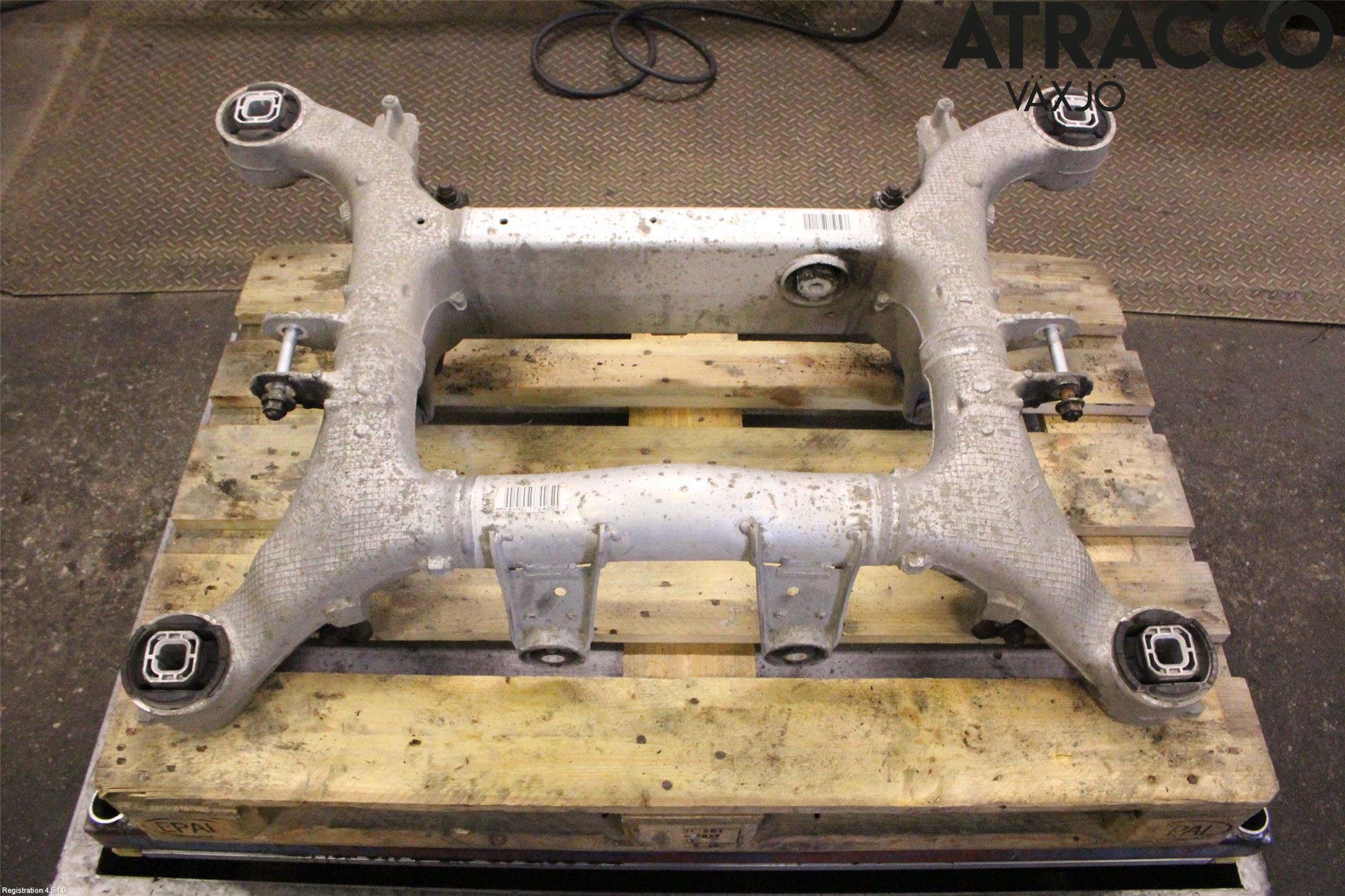 BMW 5 F10/F11/F18 09-17 Bakaksel Feste Travers-Ramme