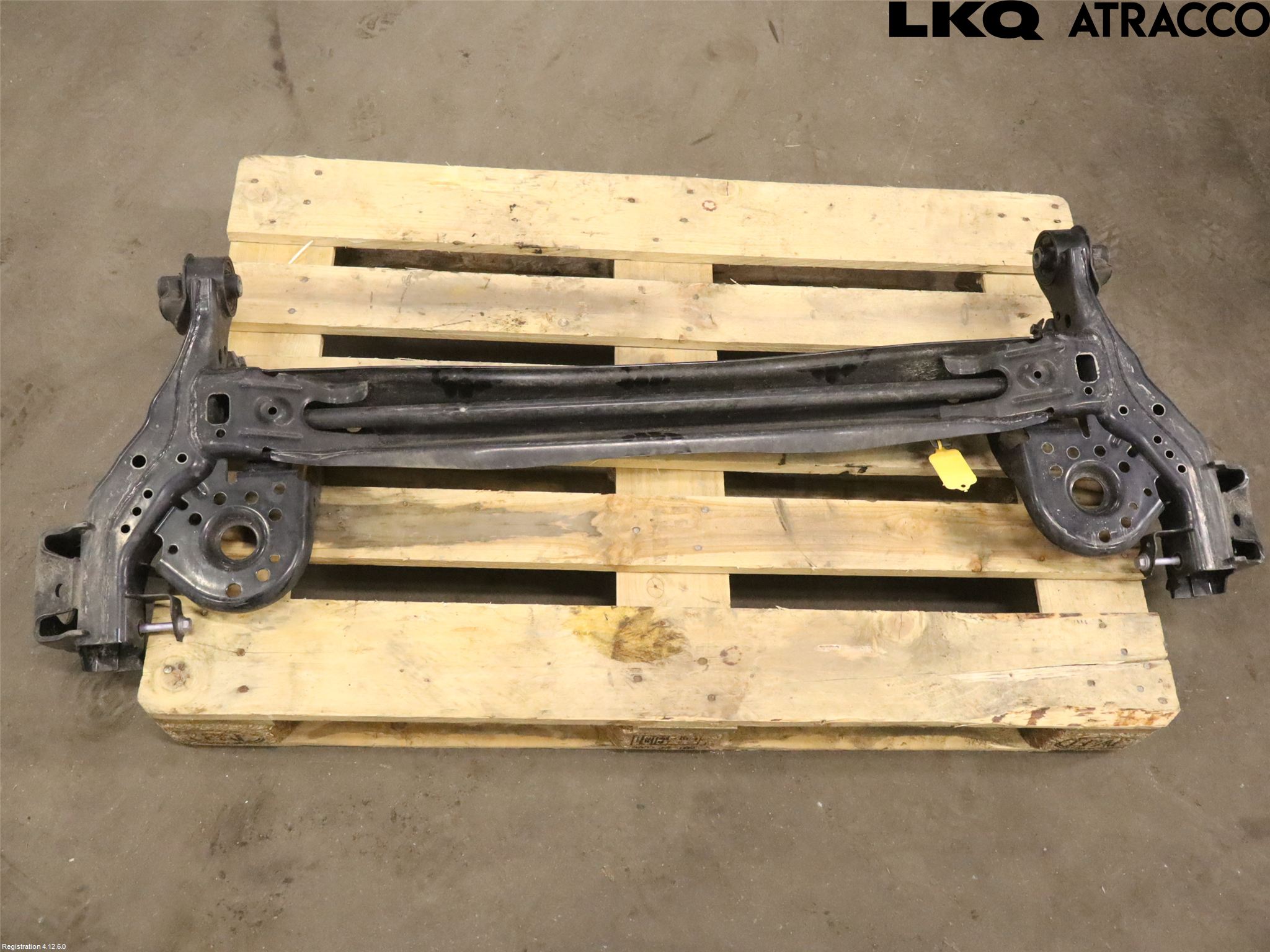 Lexus LBX 24- Bakaksel Feste Travers-Ramme