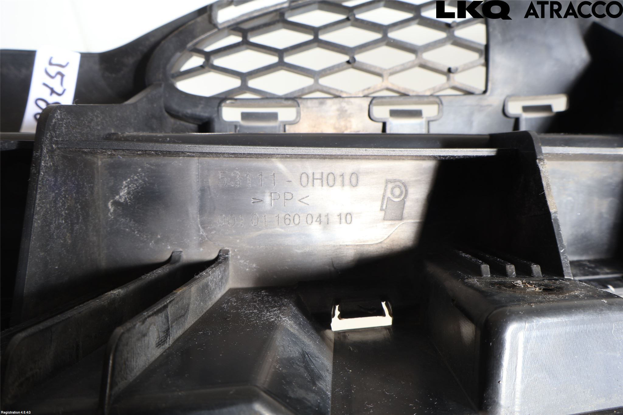 Toyota AYGO 06-14 Grill Komplett