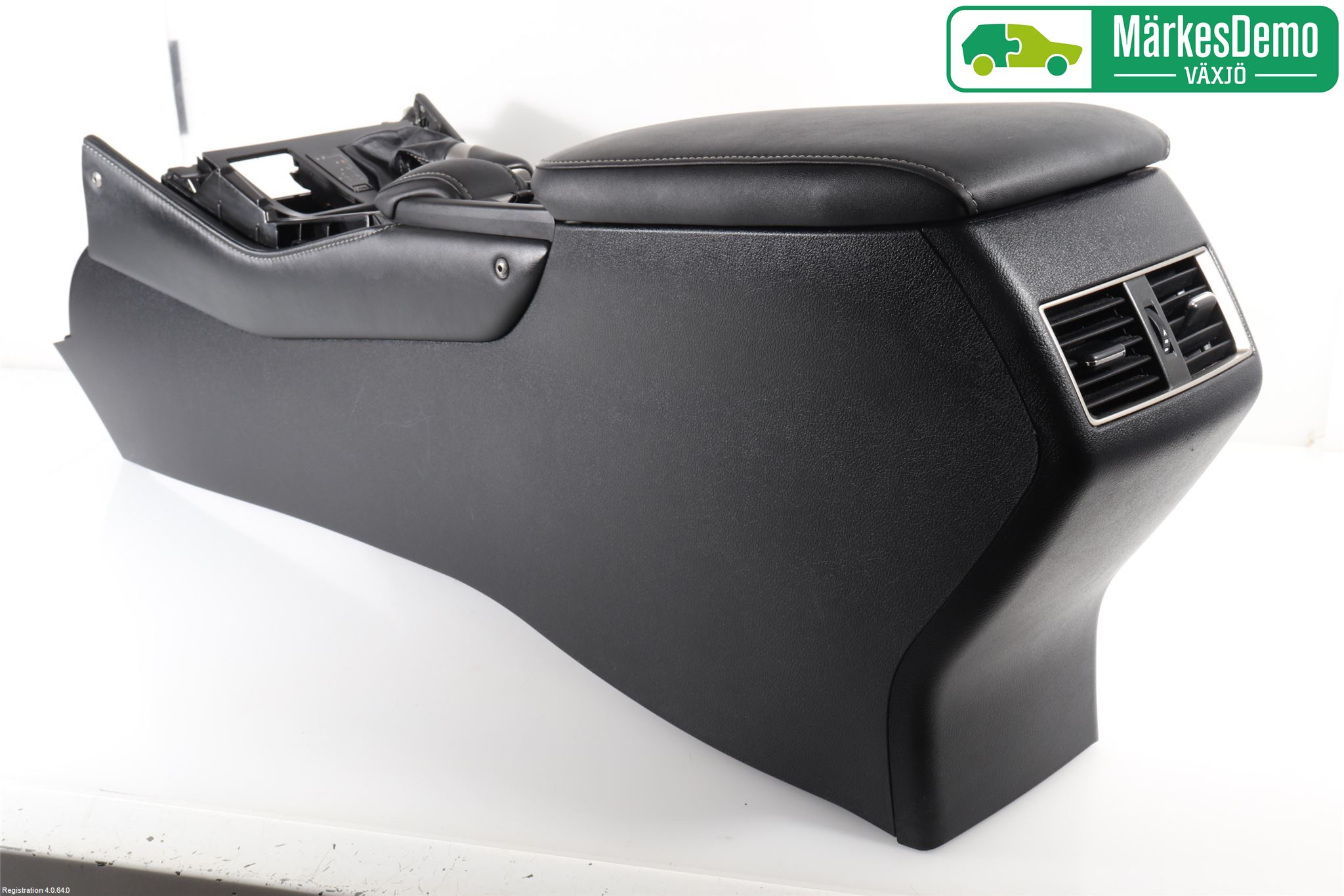 Lexus NX 300h 15-21 Instrumentkonsoll Gulv