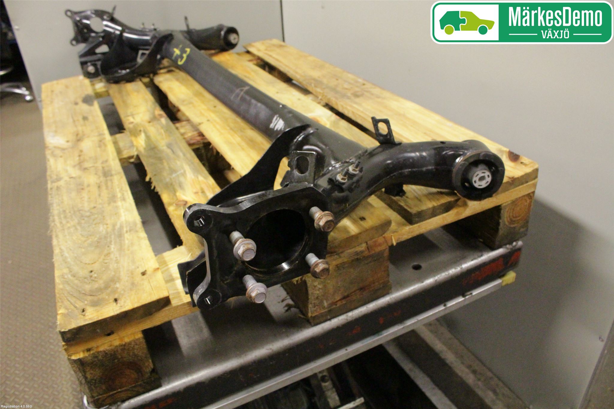 Toyota YARIS XP130 15-20 Bakaksel Feste Travers-Ramme