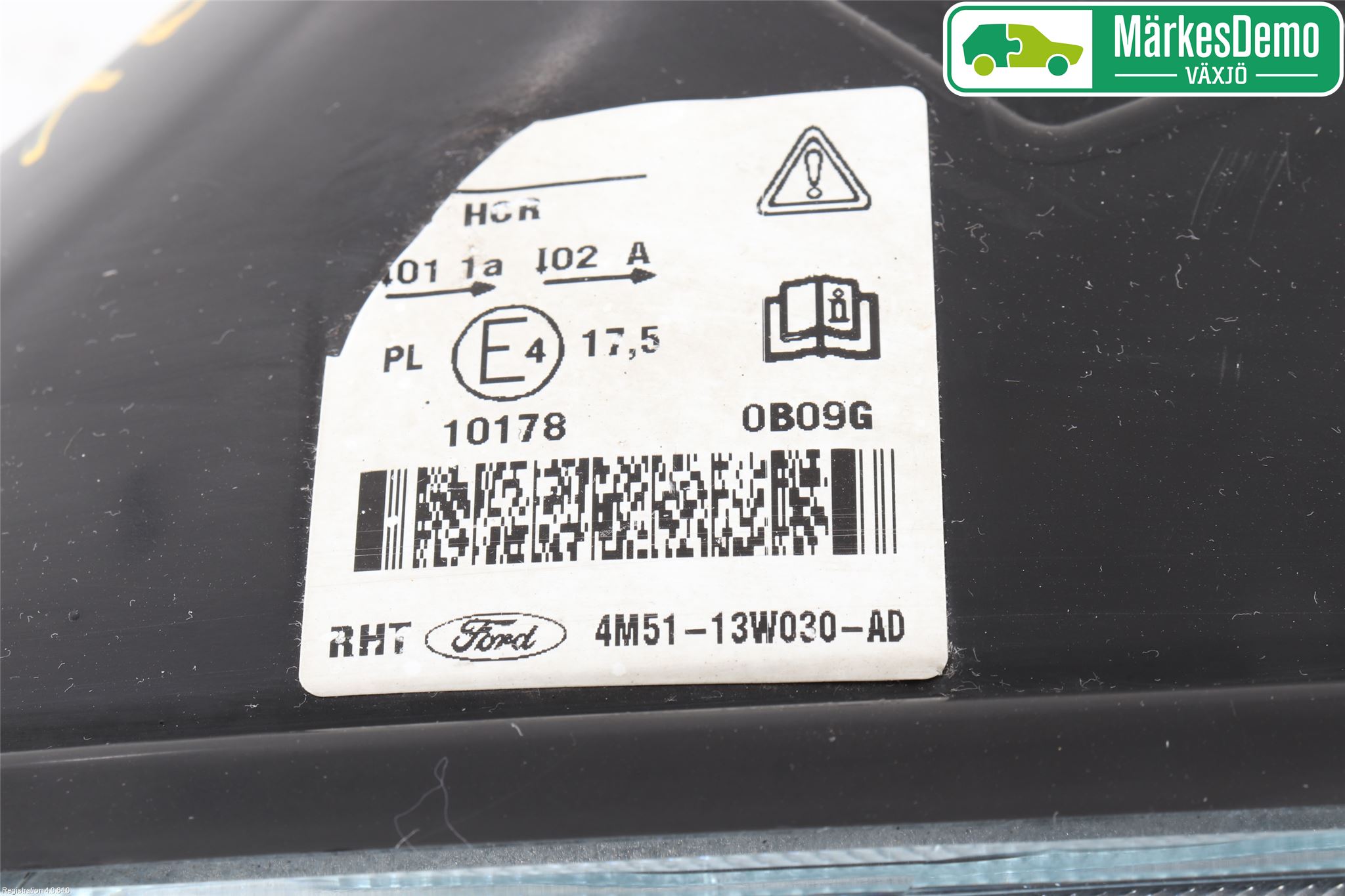 Ford FOCUS     04-07 Frontlykt Venstre