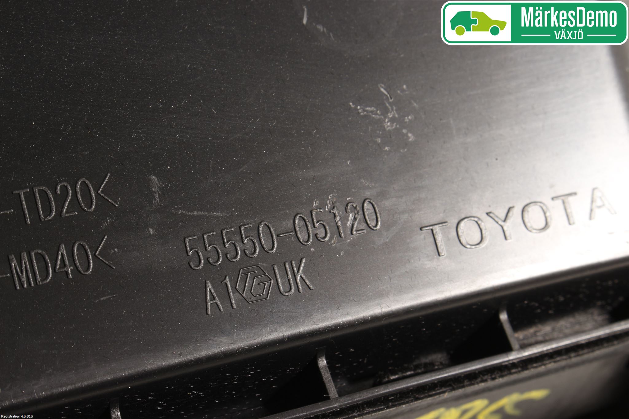 Toyota AVENSIS 16-18 Innr Hanskerom