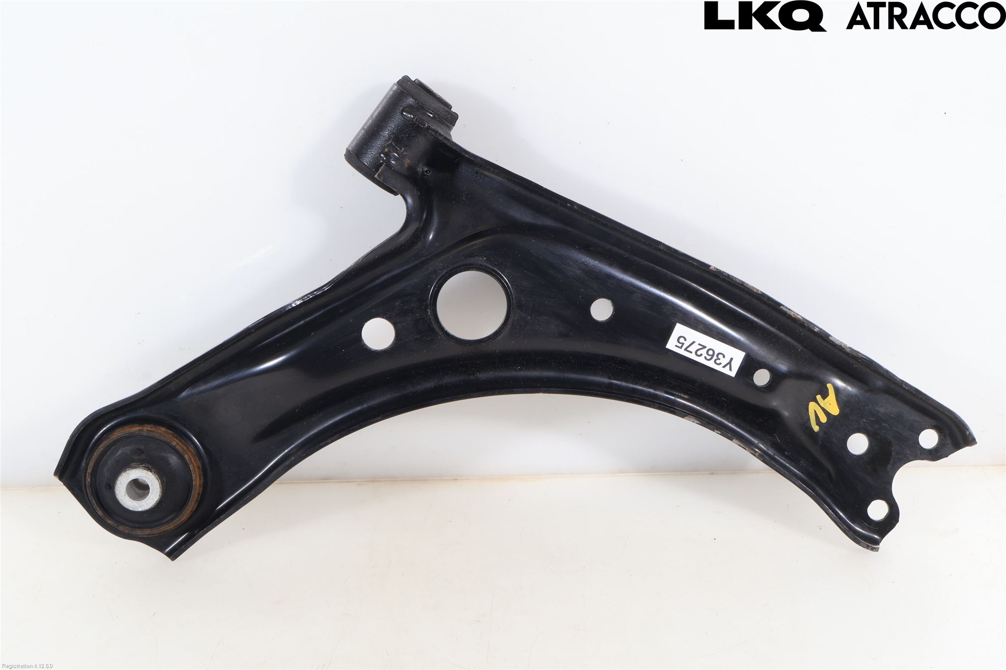 Lexus LBX 24- Bærearm Foran Venstre Nedre