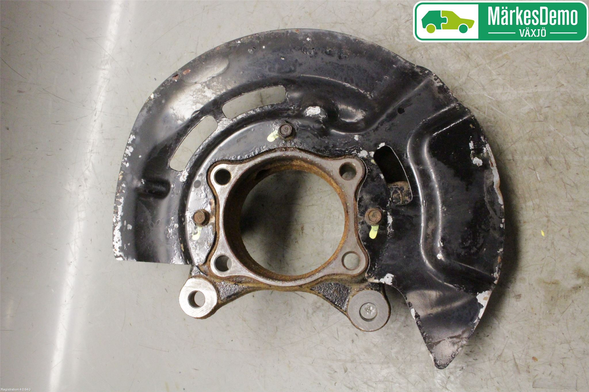 Hyundai TUCSON 05- Spindel Vf