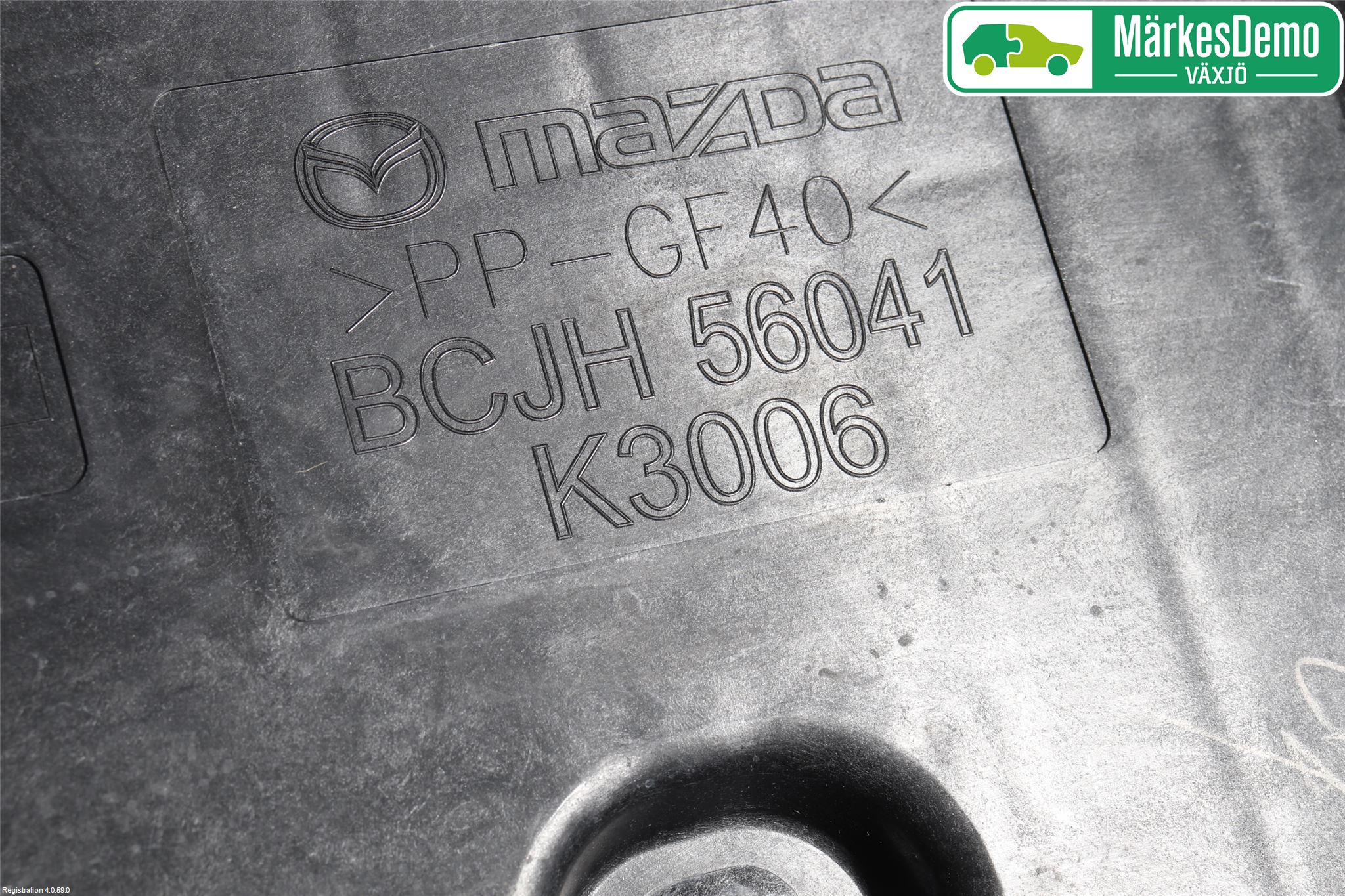 Mazda 3 IV 19- Batterikasse - Feste - Holder