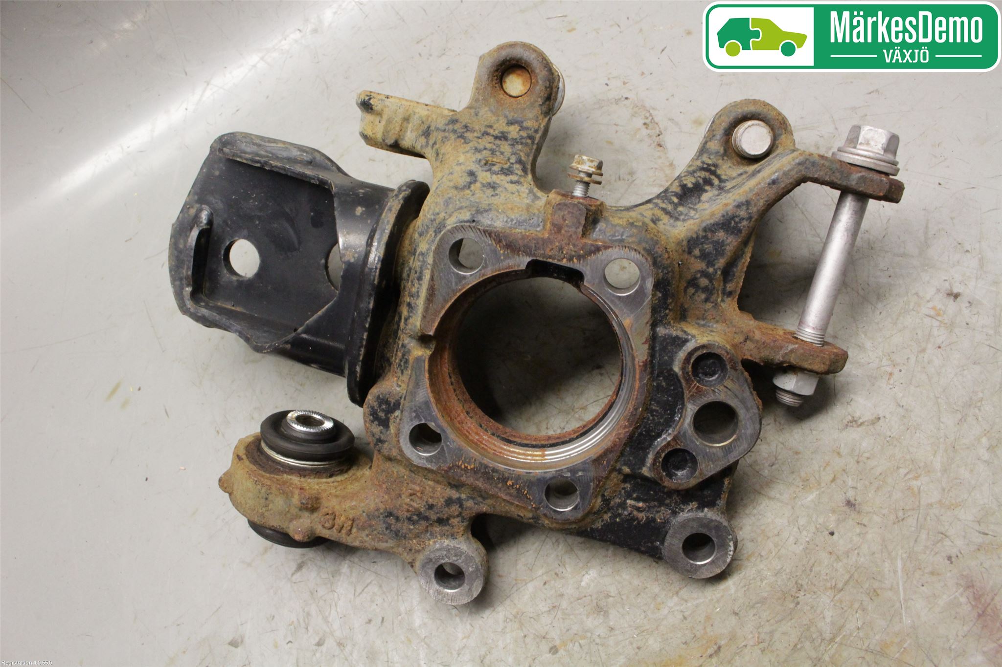 Toyota RAV4 13-18 Spindel Vb