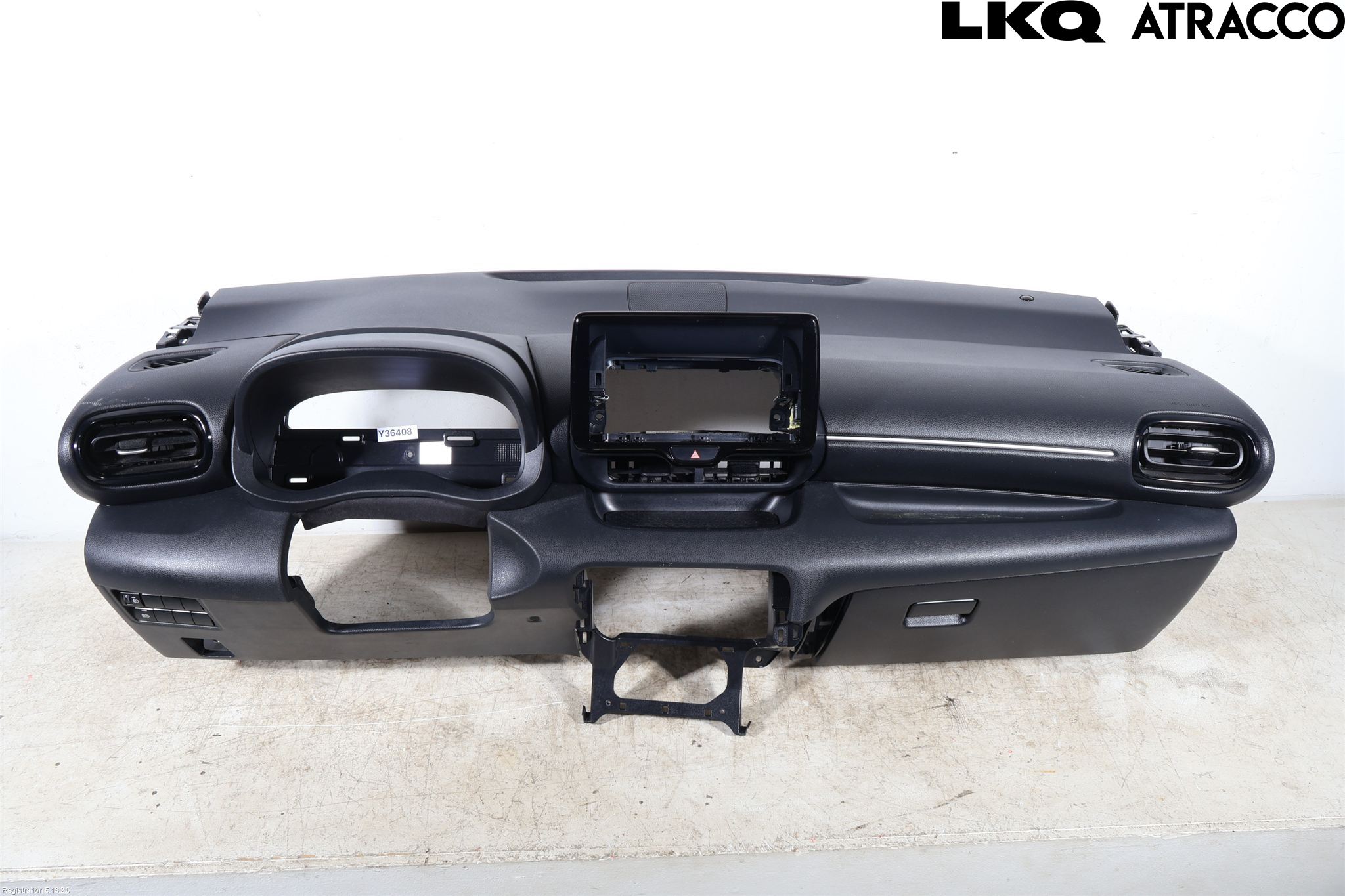 Toyota YARIS XP21 20- Dashbord