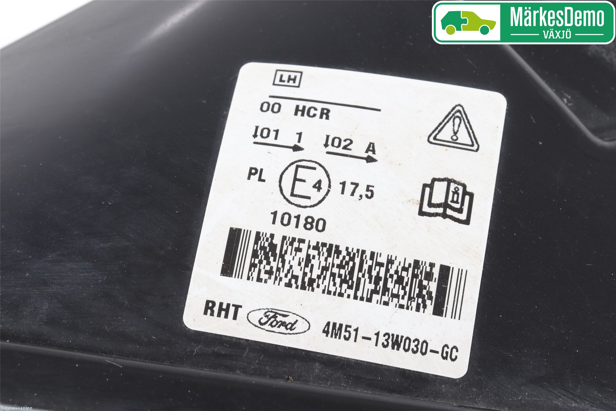 Ford FOCUS     04-07 Frontlykt Venstre