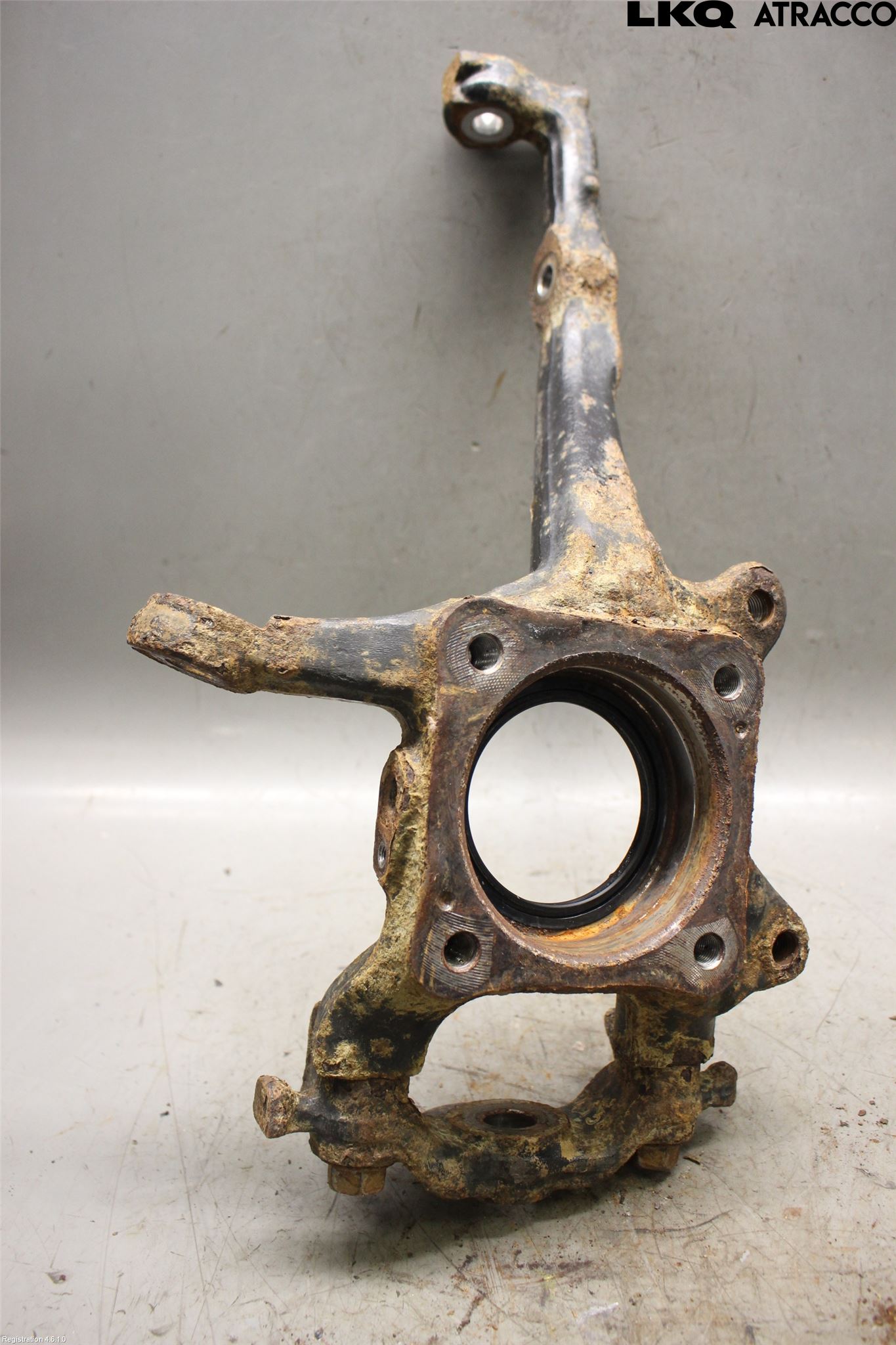 Toyota HILUX 16- Spindel Vf