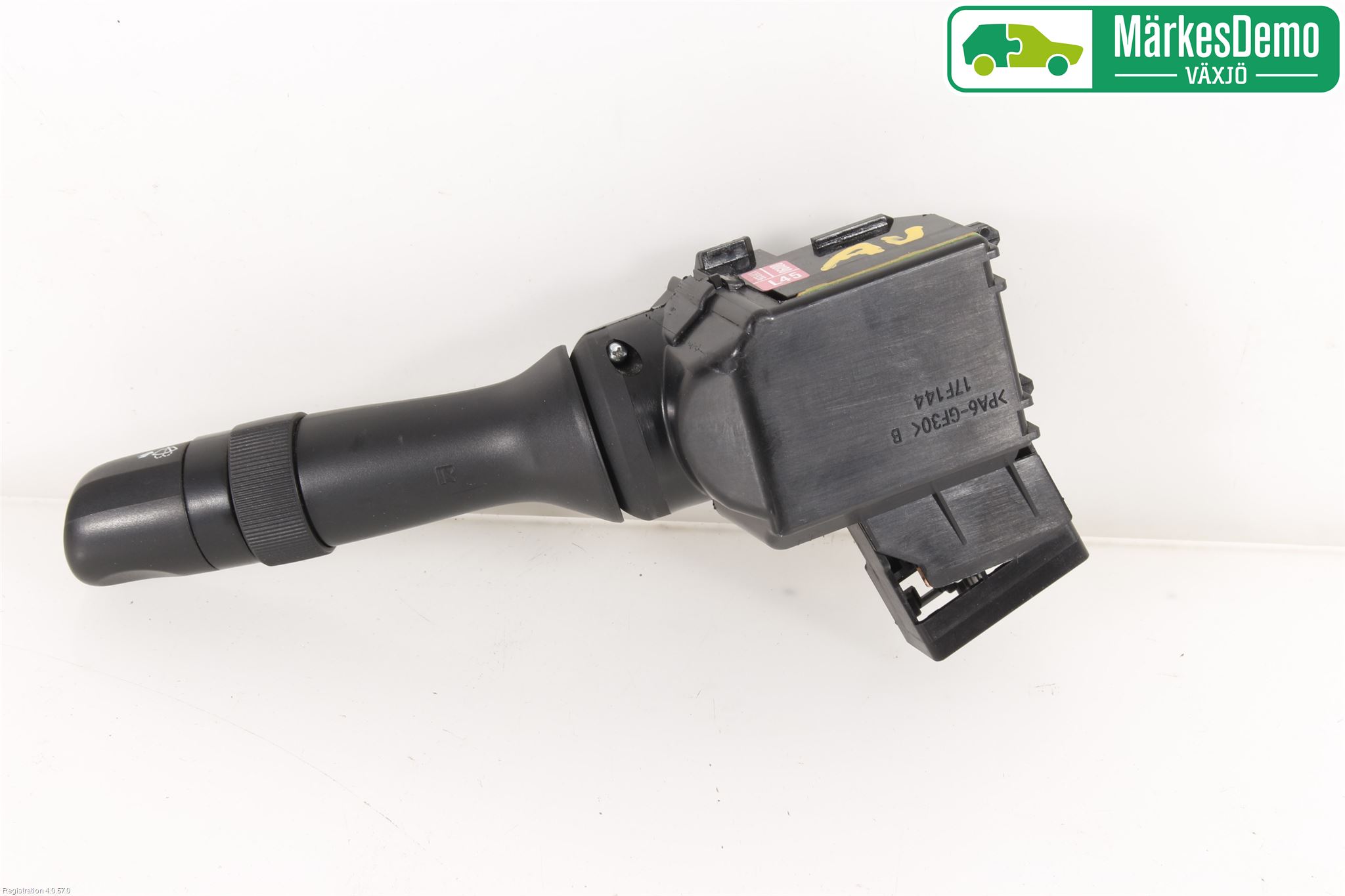 Toyota YARIS XP130 15-20 Bryter Ratt Visker - Spyler