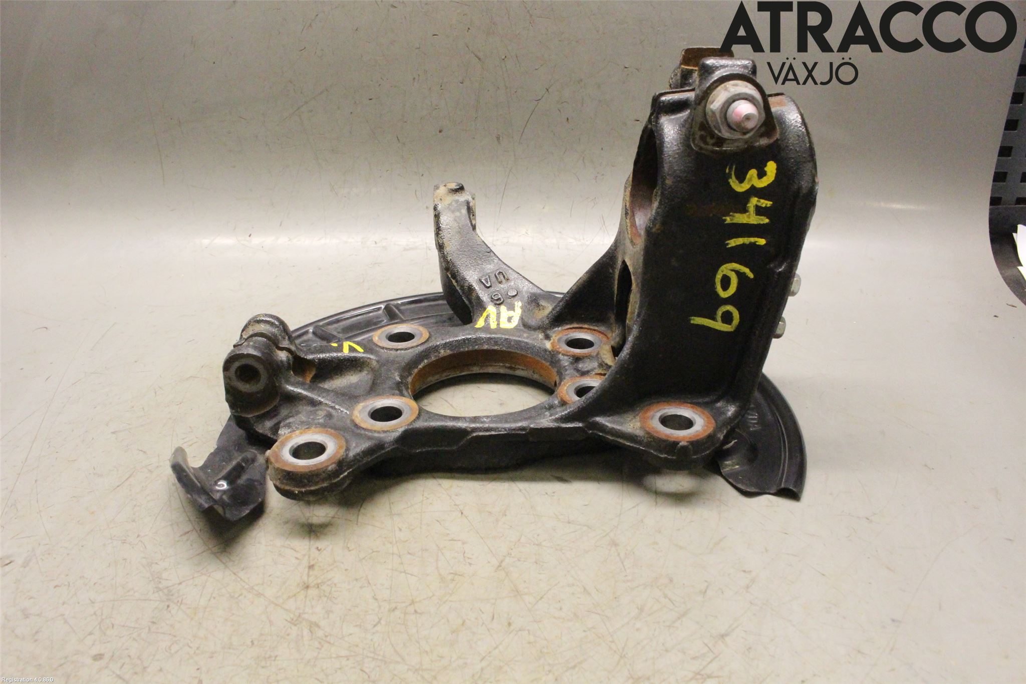 Mazda 3 IV 19- Spindel Vf