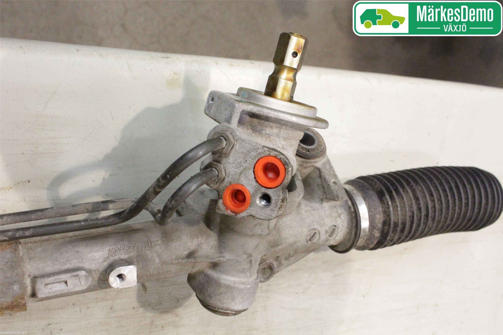 Ford TRANSIT CONNECT 09-13 Servo Snekke - Tannstang
