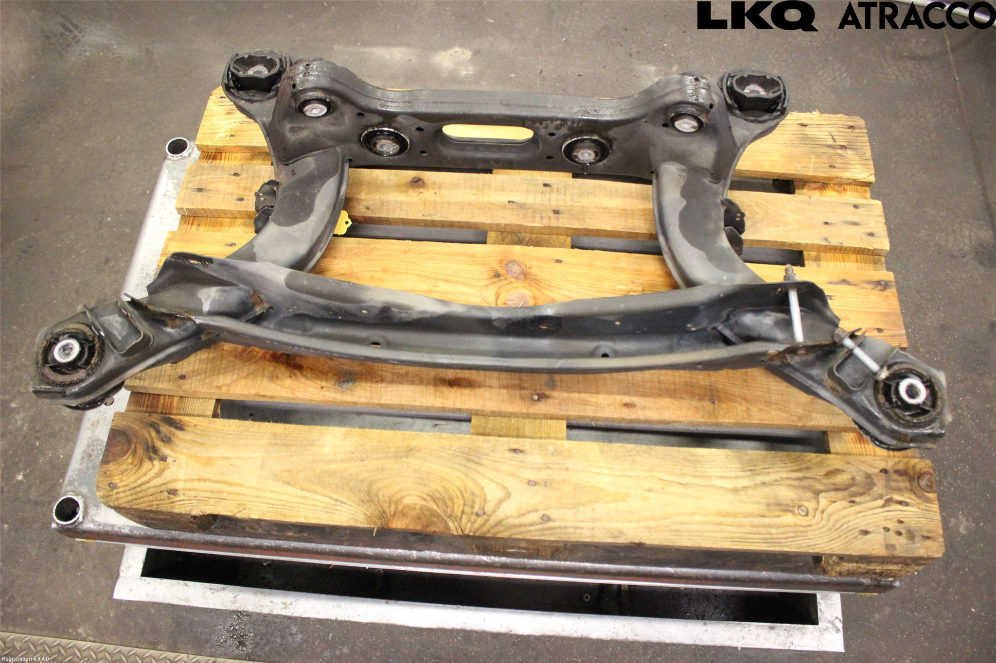 Mercedes-Benz MB C-KLASS (W205) 14-21 Bakaksel Feste Travers-Ramme