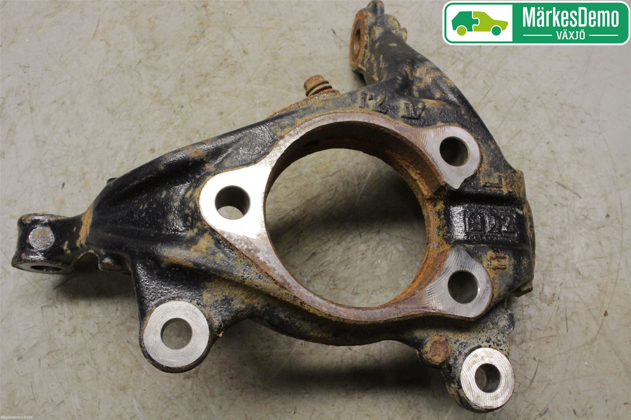 Toyota PRIUS (ZVW50) 16-21 Spindel Vf