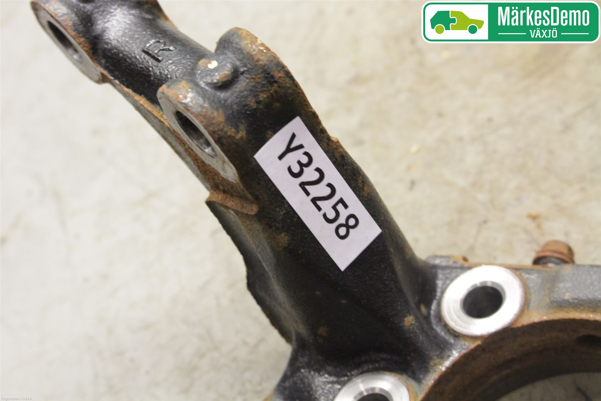 Toyota AURIS 13-19 Spindel Hf