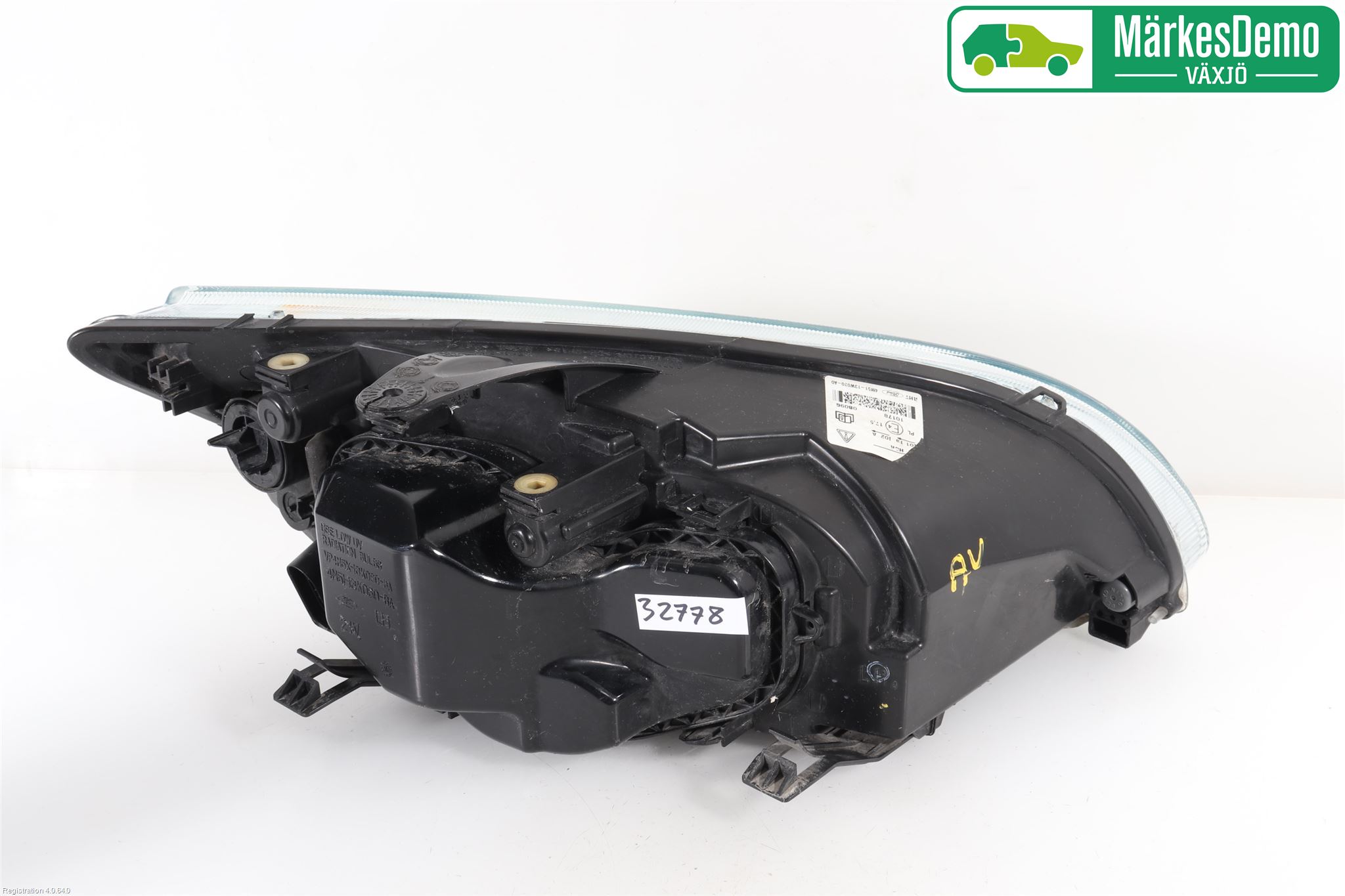 Ford FOCUS     04-07 Frontlykt Venstre