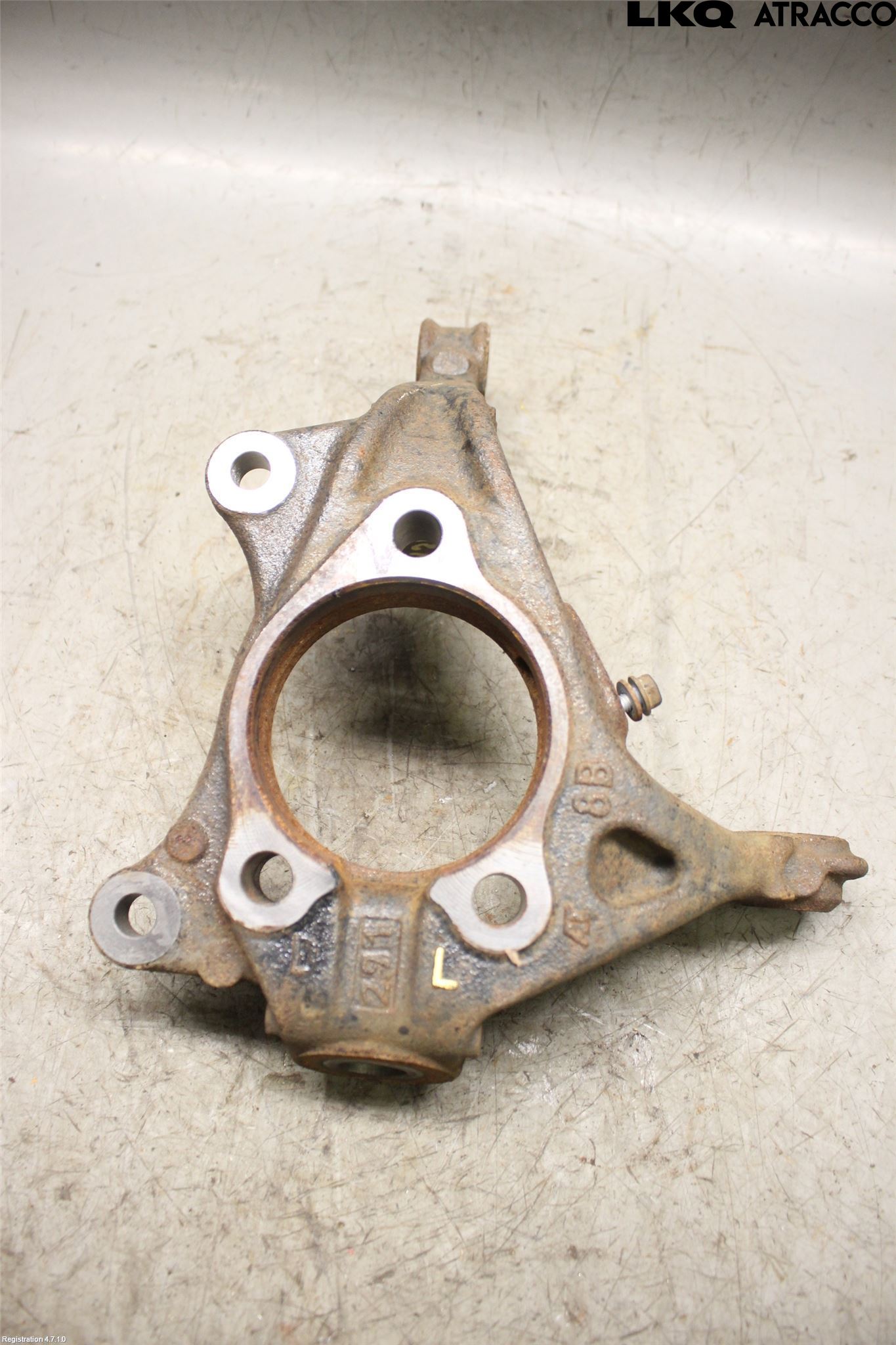 Toyota COROLLA CROSS XG10 22- Spindel Vf