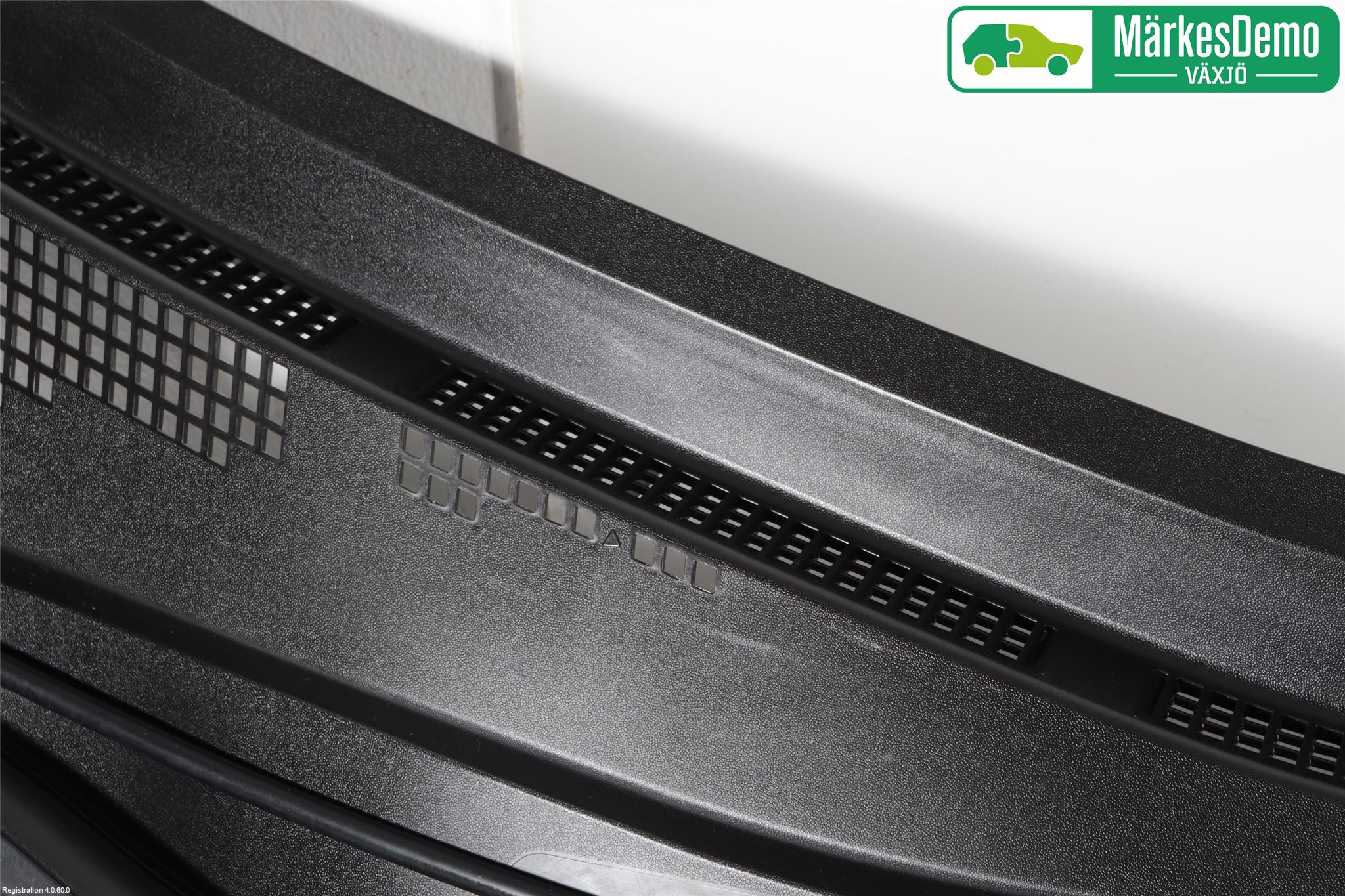 Mazda 3 IV 19- Visker Deksel-Grill-Under Frr