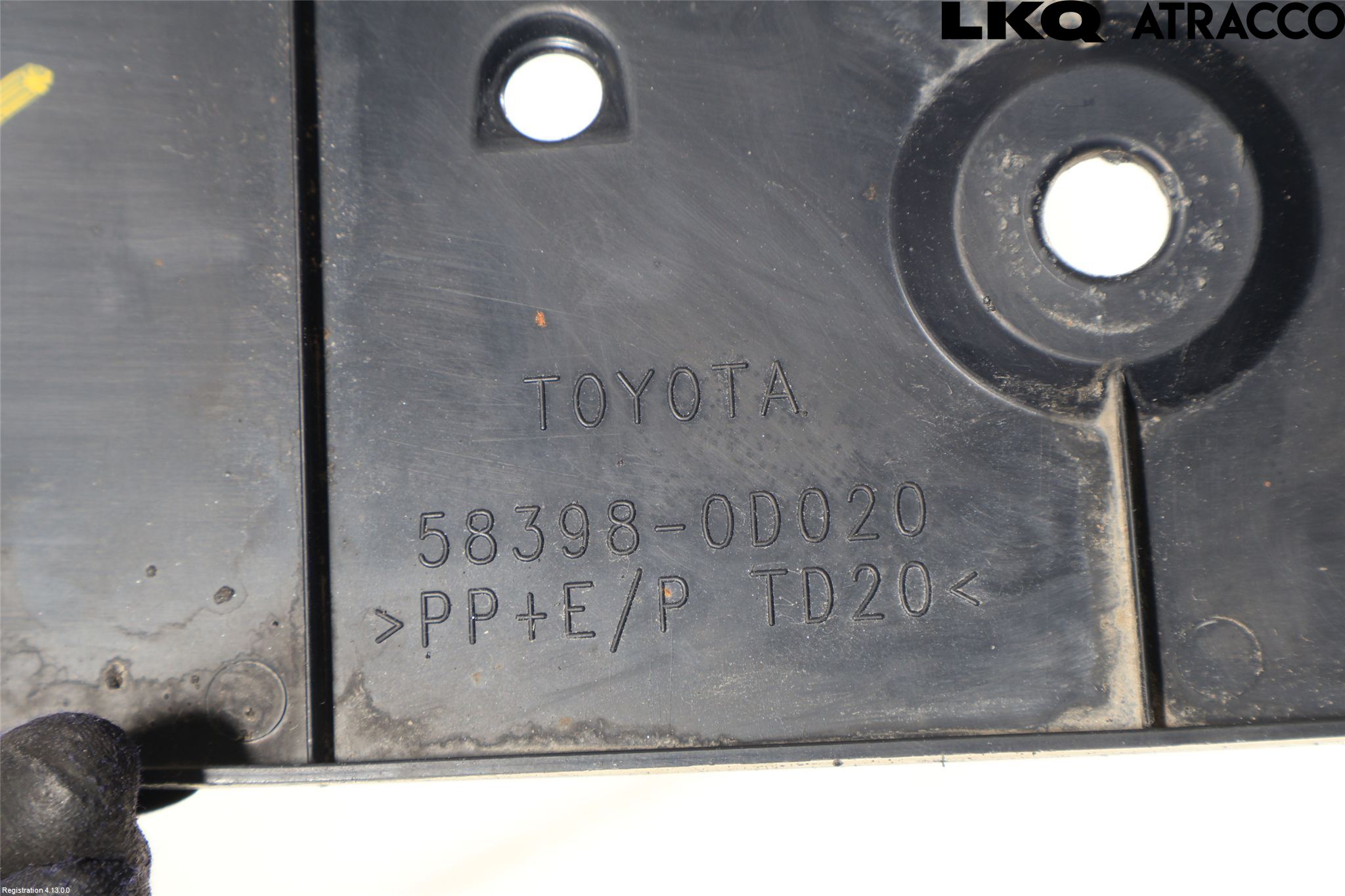 Toyota YARIS XP130 15-20 Støtfanger Bak Midt Del