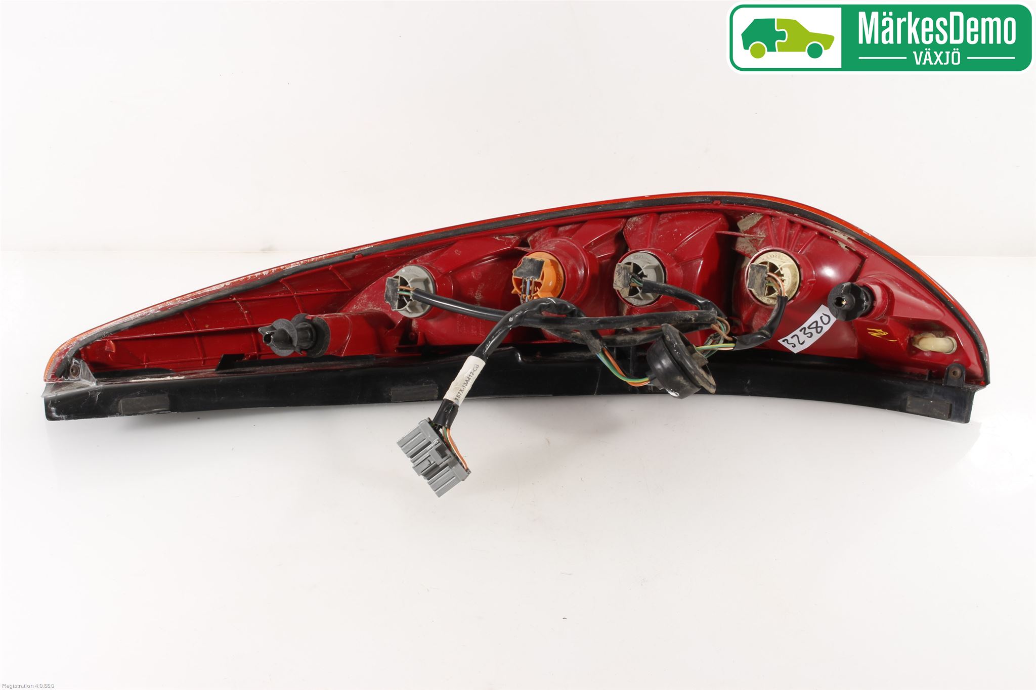 Ford MONDEO     01-06 Baklykt Venstre