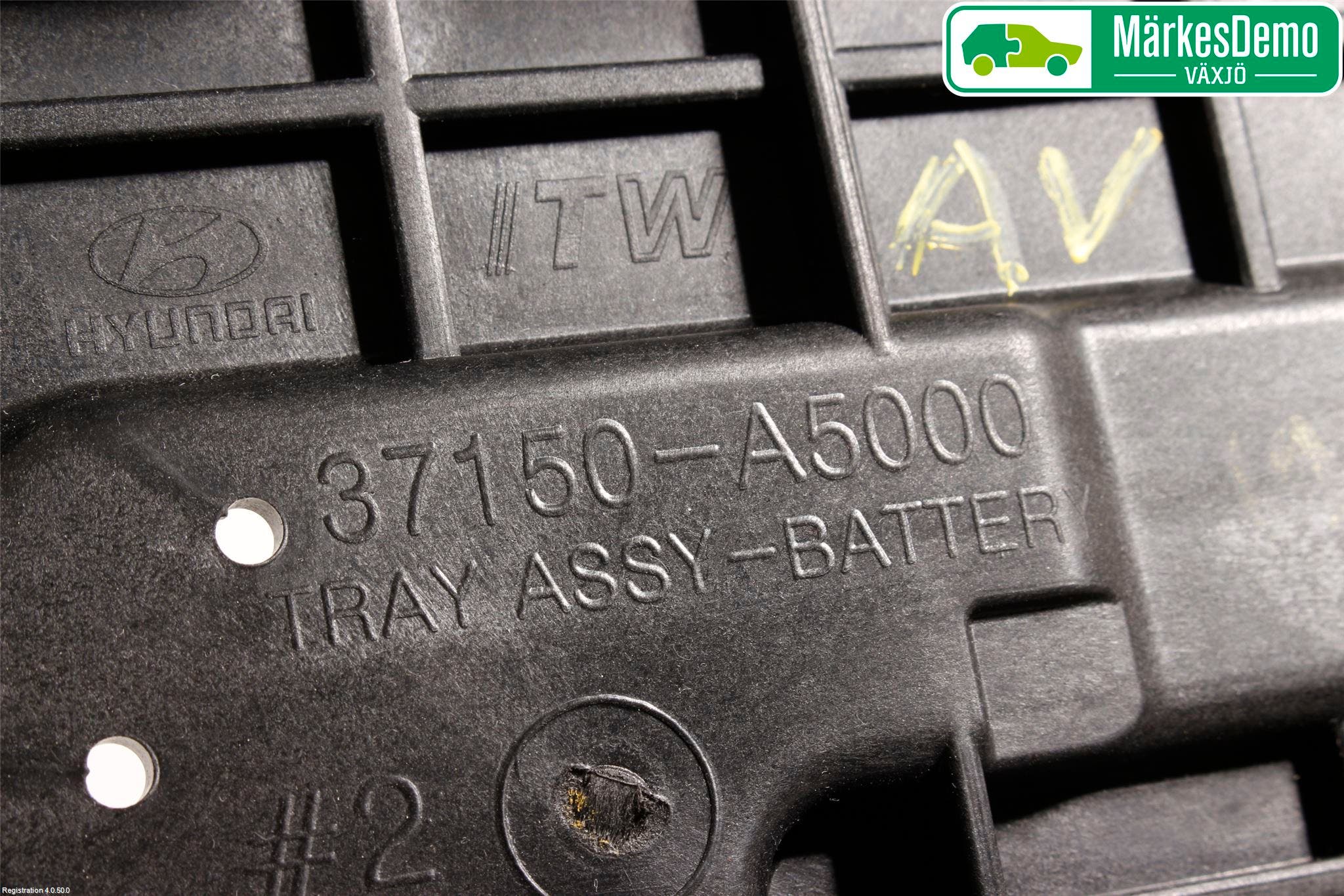 Hyundai i30 GD 13-17 Batterikasse - Feste - Holder