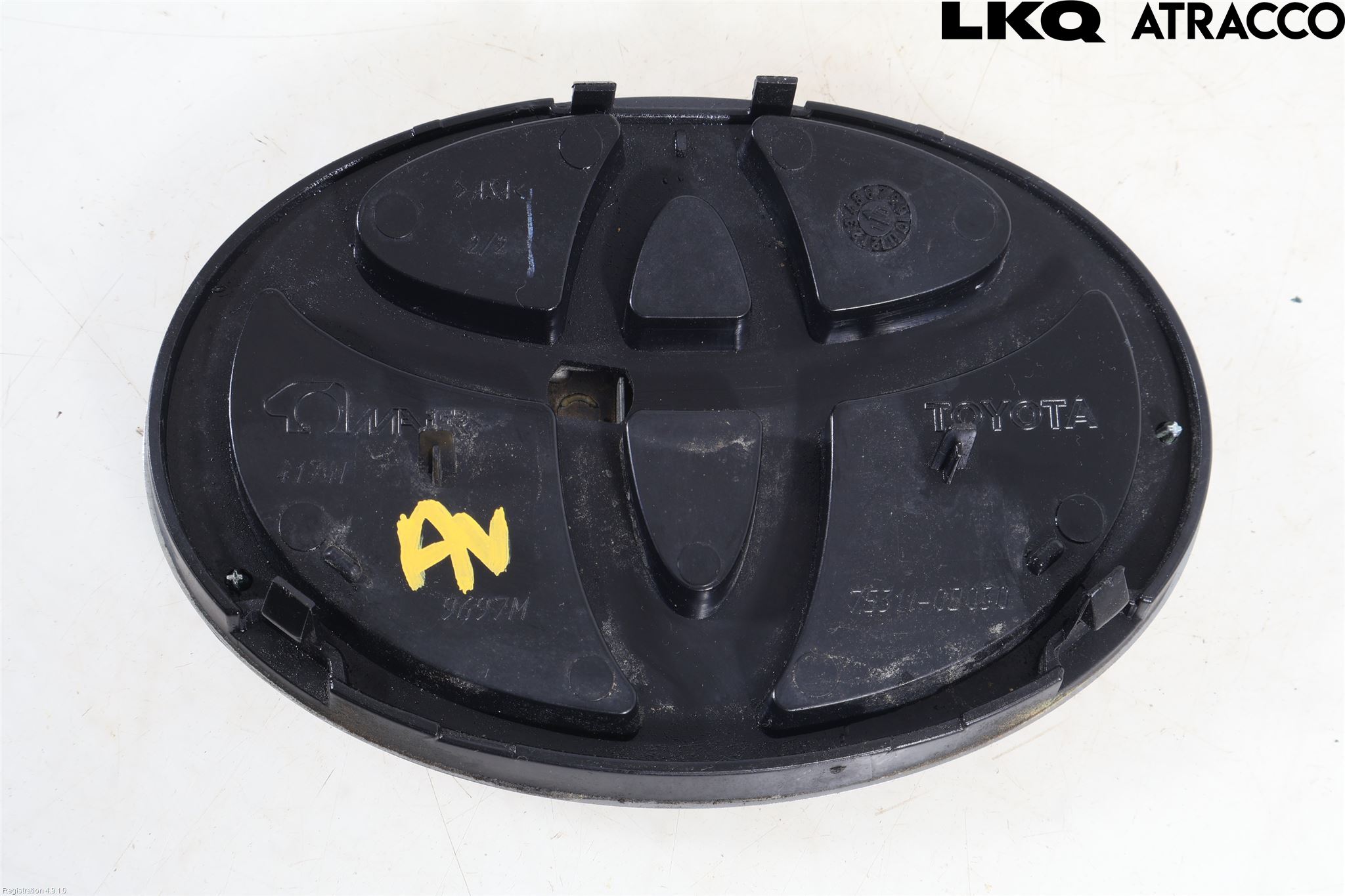 Toyota YARIS XP90 06-11 Emblem