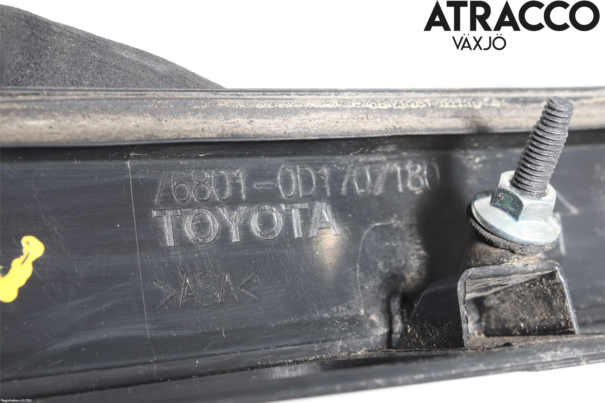 Toyota YARIS XP130 12-14 Refleksplate - Skiltplate