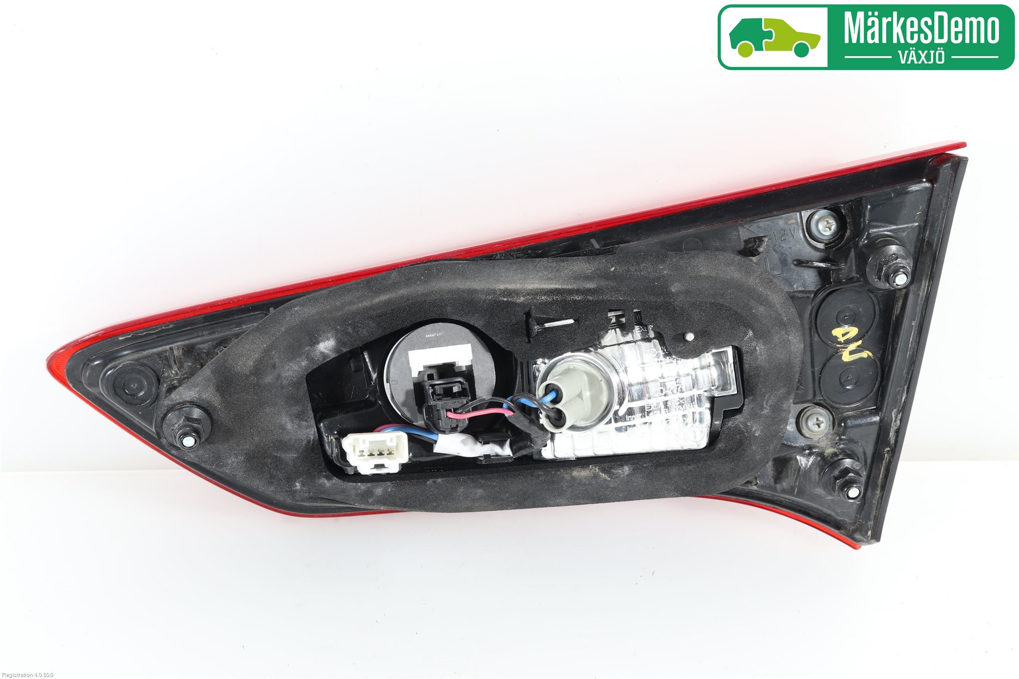 Toyota YARIS XP130 15-20 Baklykt Venstre  På Luke(Indre