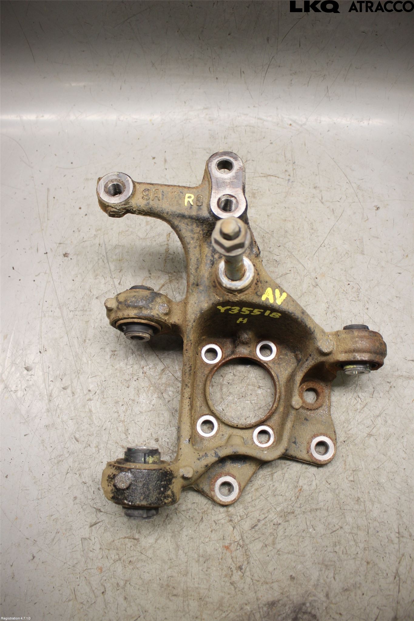 Toyota COROLLA CROSS XG10 22- Spindel Hb