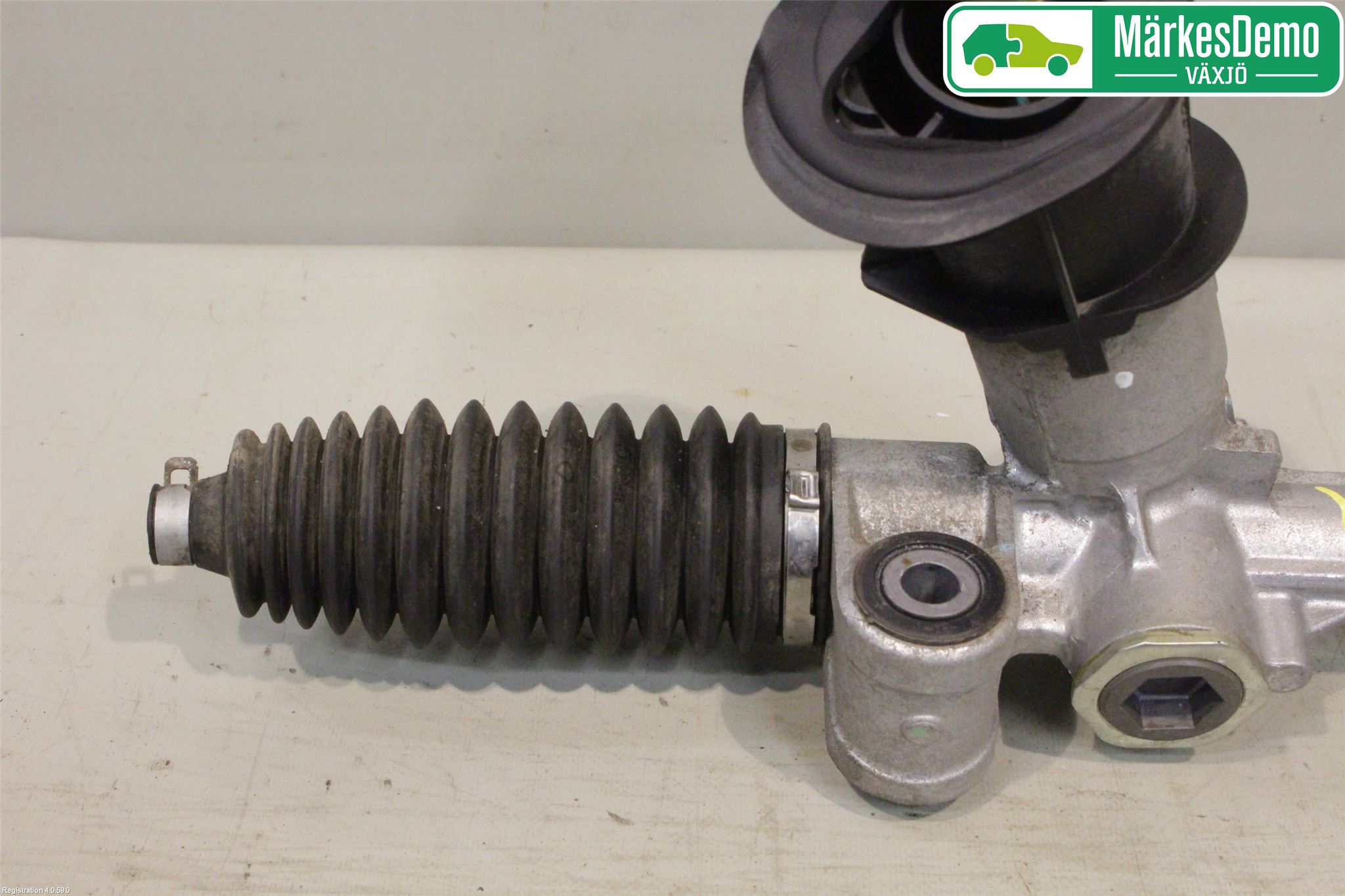 Suzuki SWIFT 17-24 Servo Snekke - Tannstang