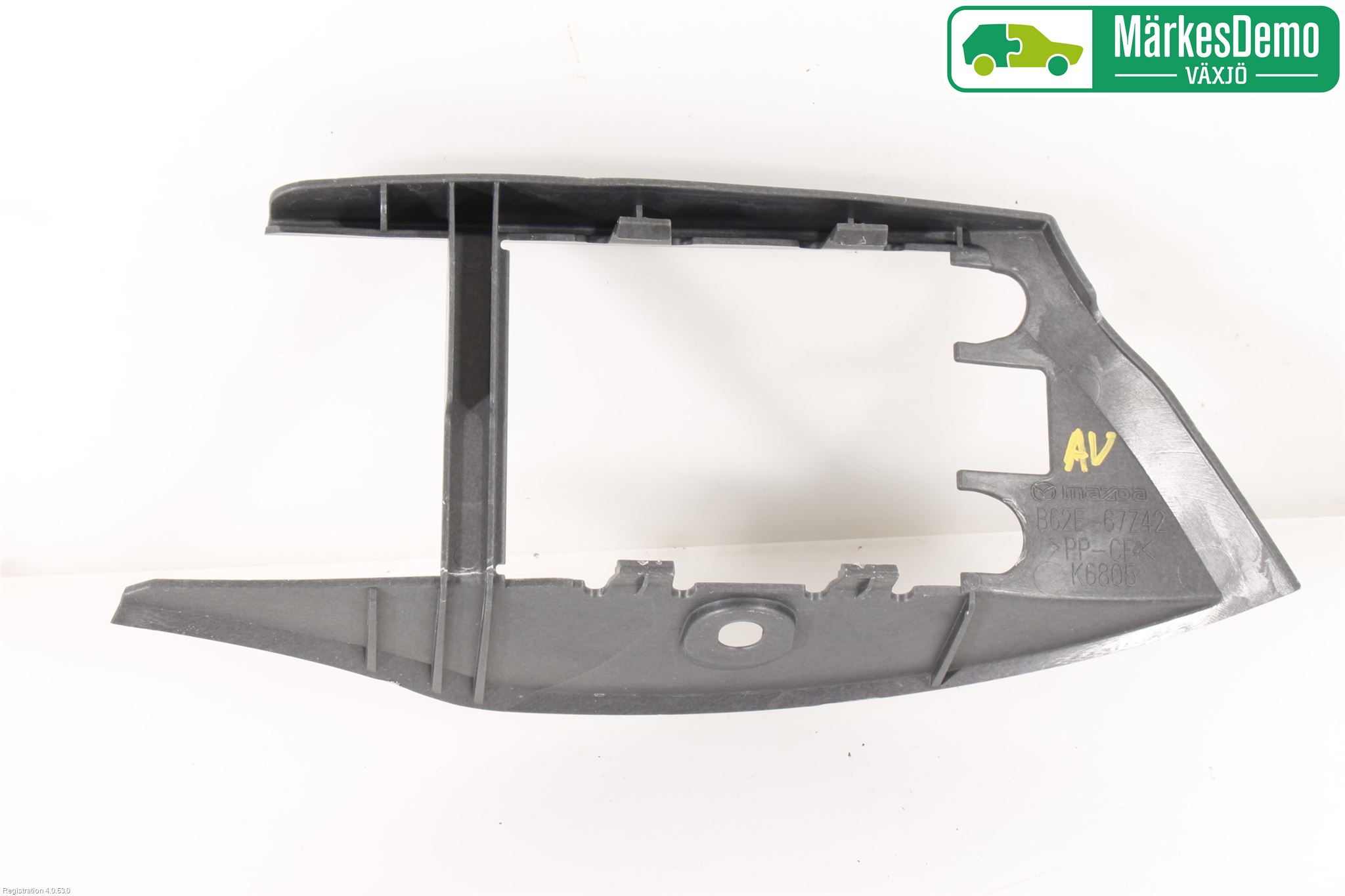 Mazda 3 III 14-19 Støtfangerfeste Bak Venstre