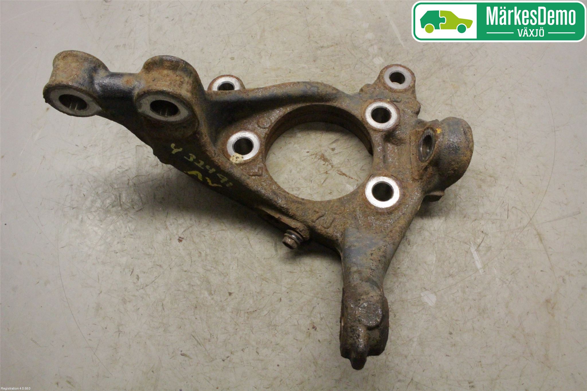 Toyota PRIUS (ZVW50) 16-21 Spindel Vf